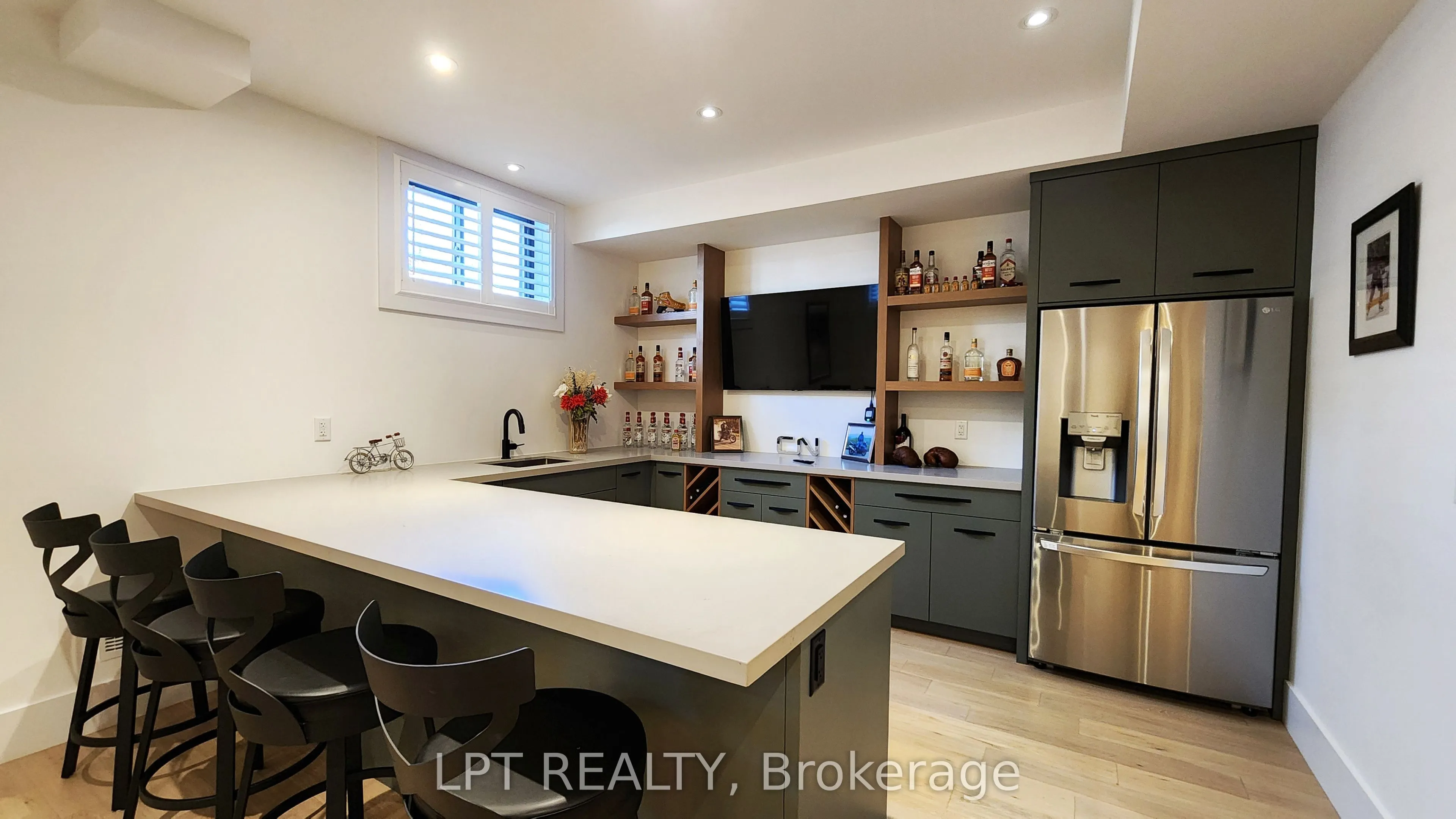 15 Byers Street