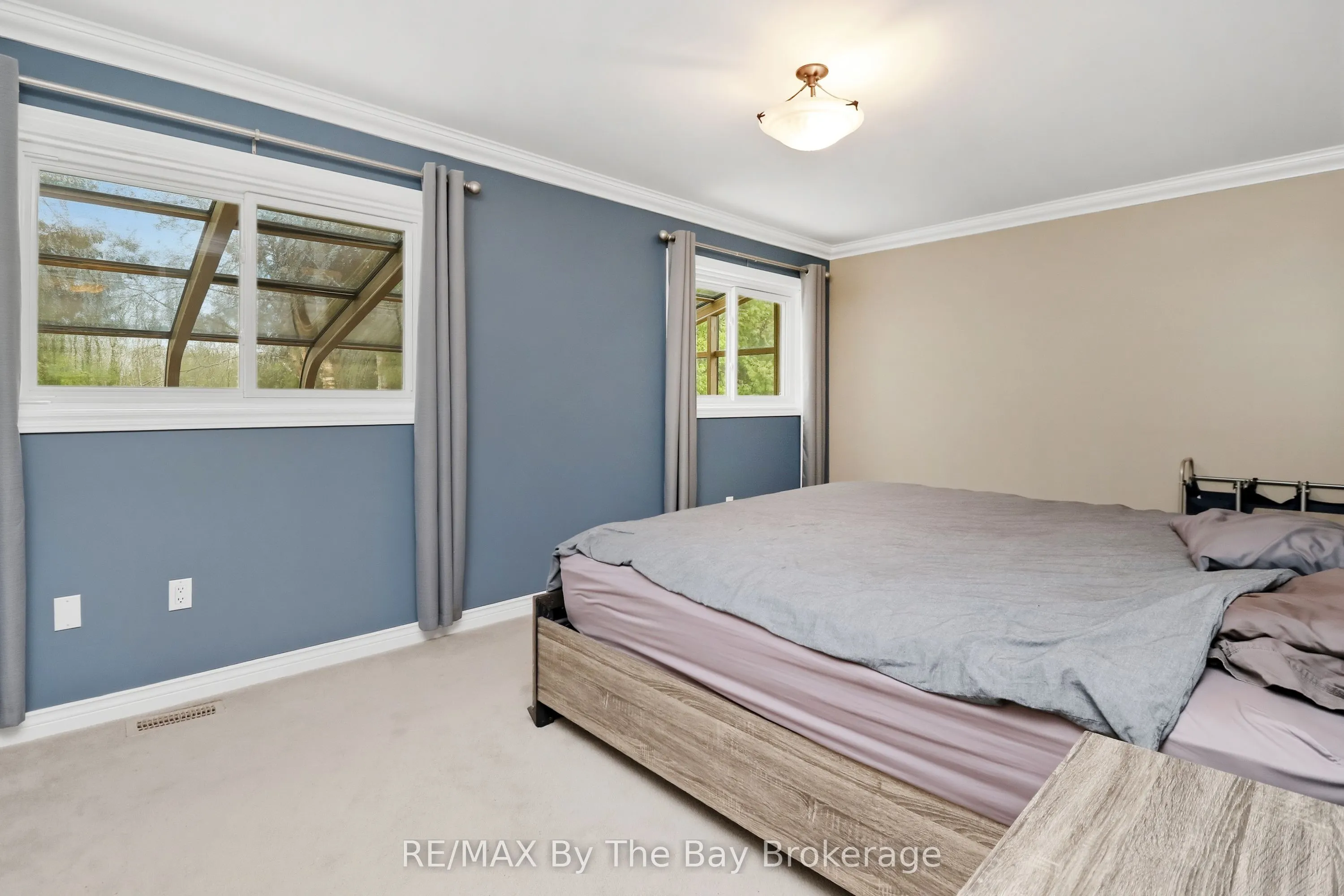 70 Fairway Crescent