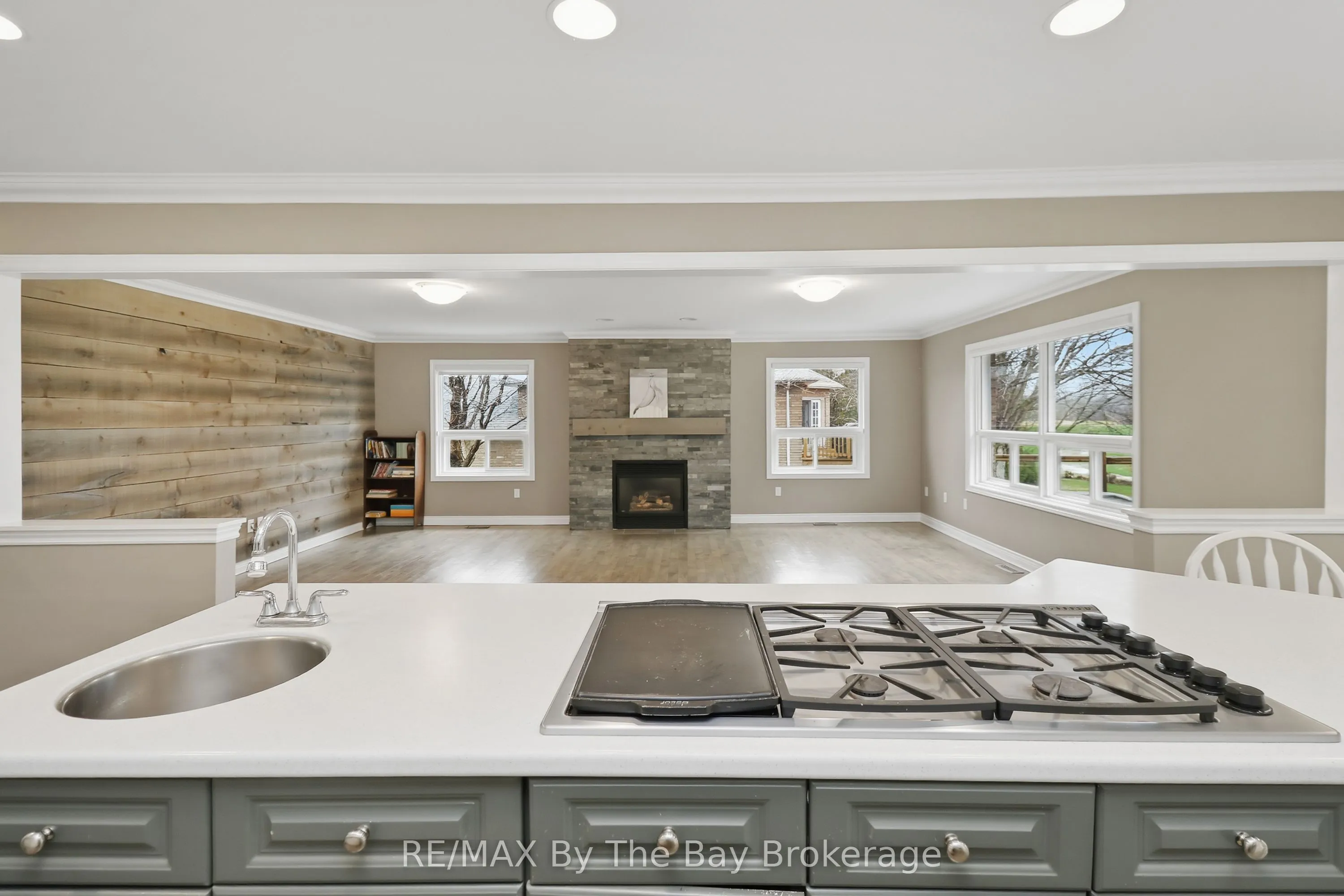 70 Fairway Crescent