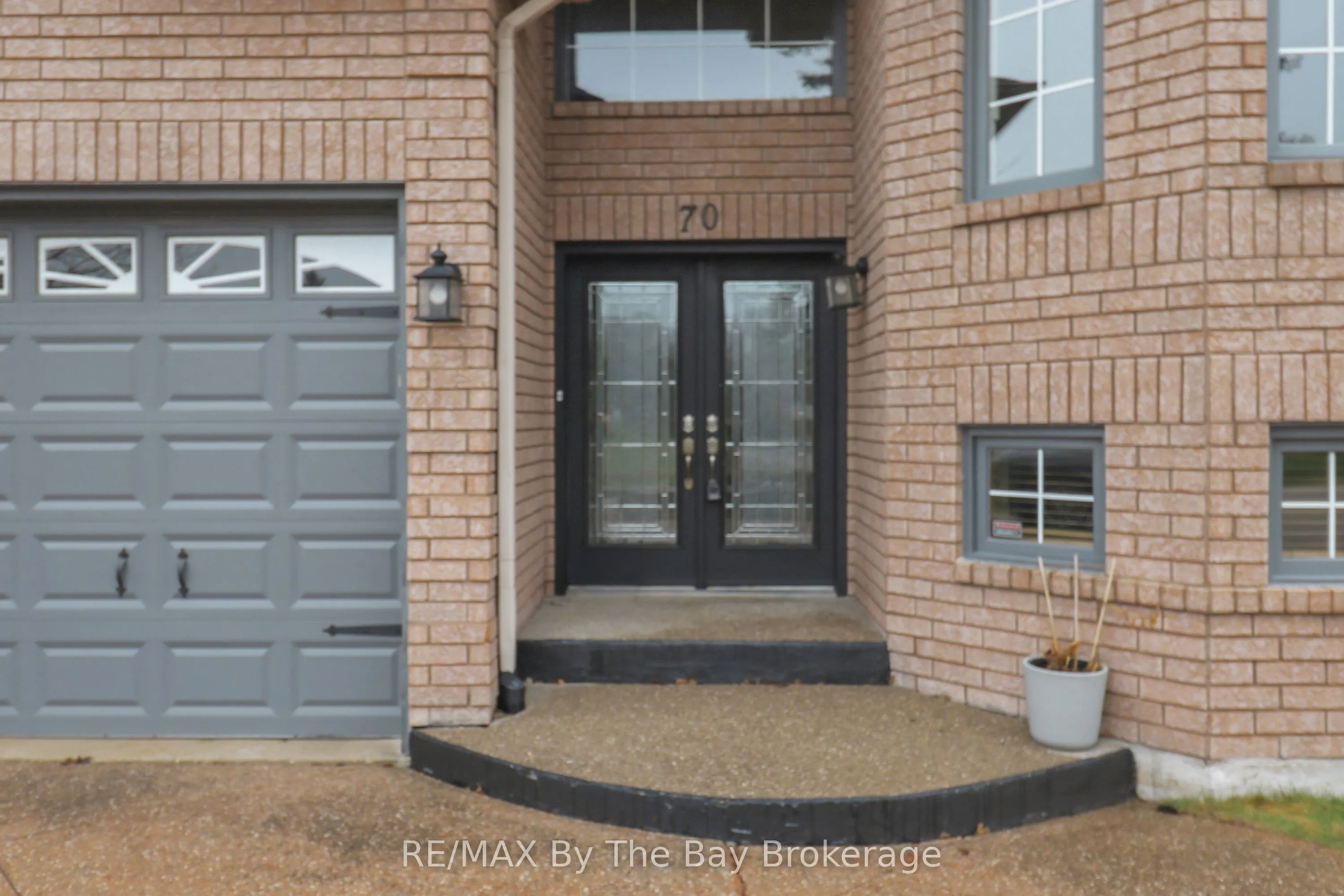 70 Fairway Crescent