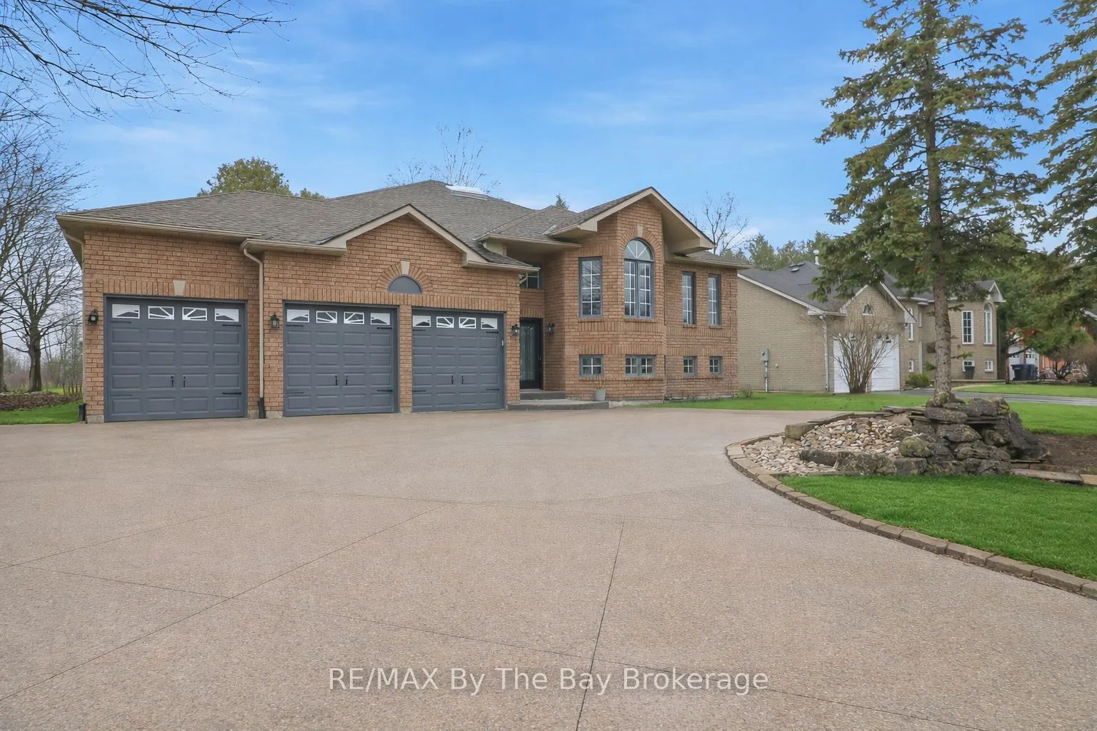 70 Fairway Crescent