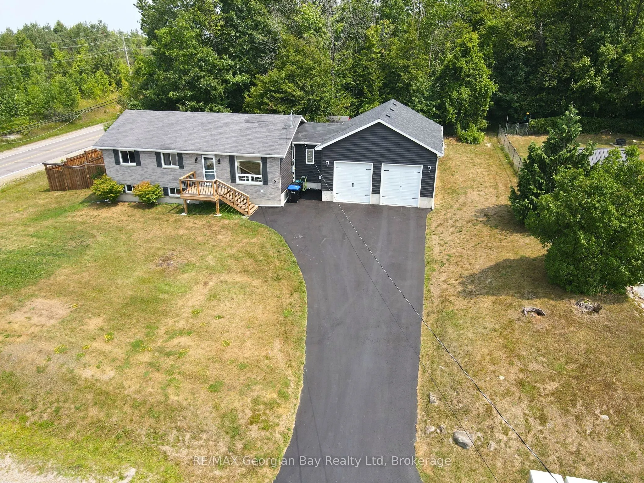 5 Easton Avenue