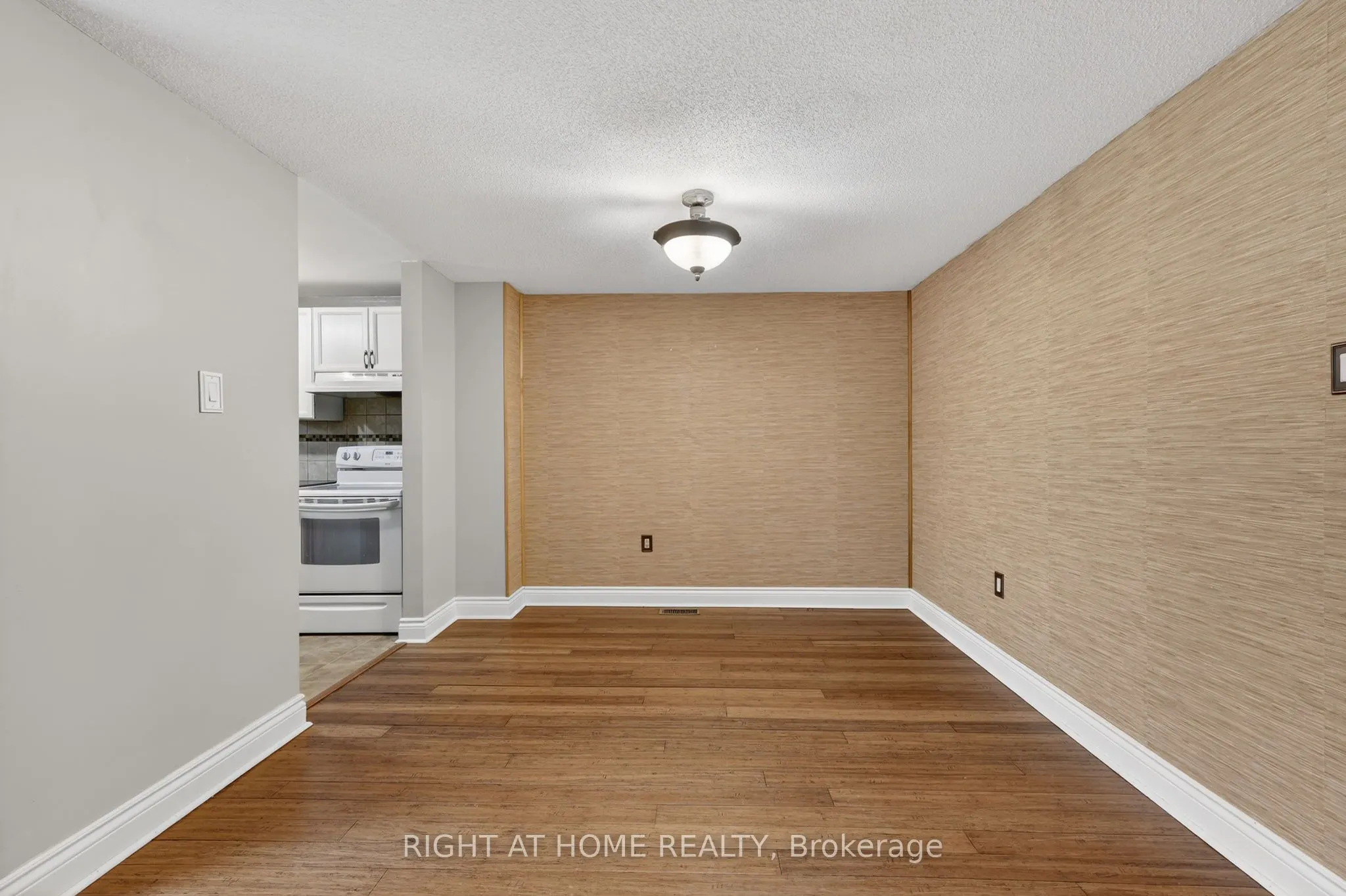 32 Sawmill Road #10