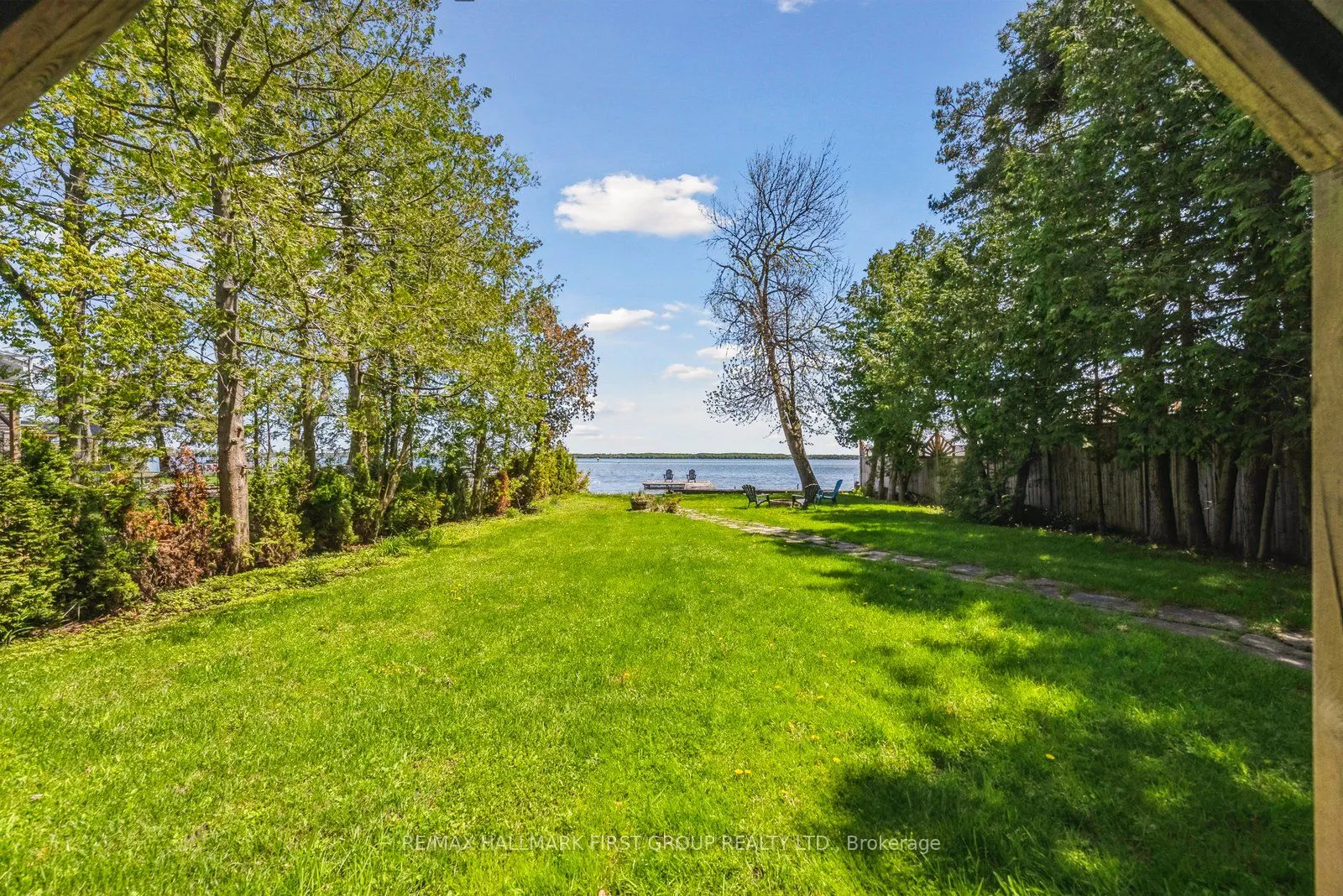 2807 Lakeside Drive