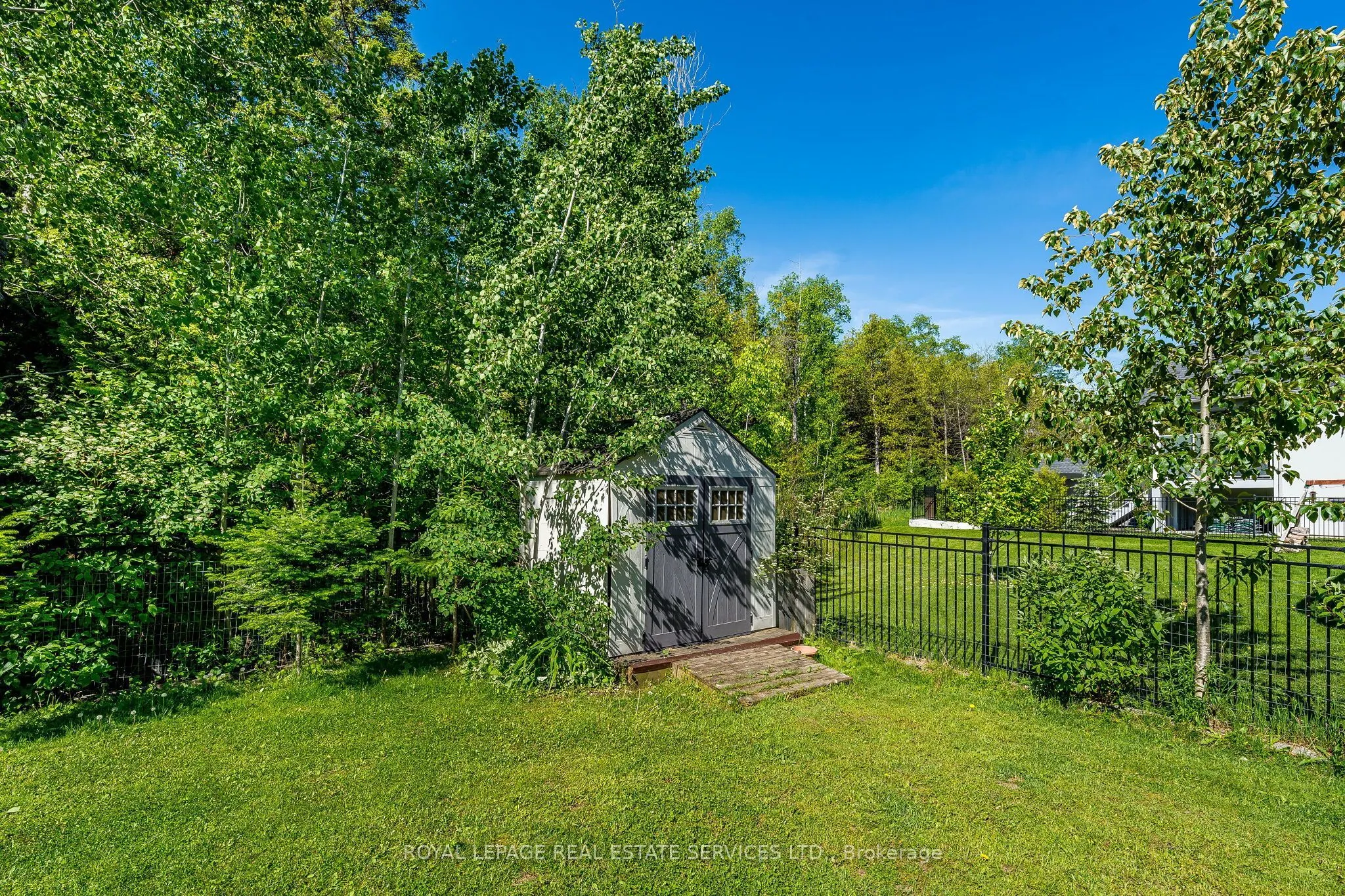 2295 Shore Lane