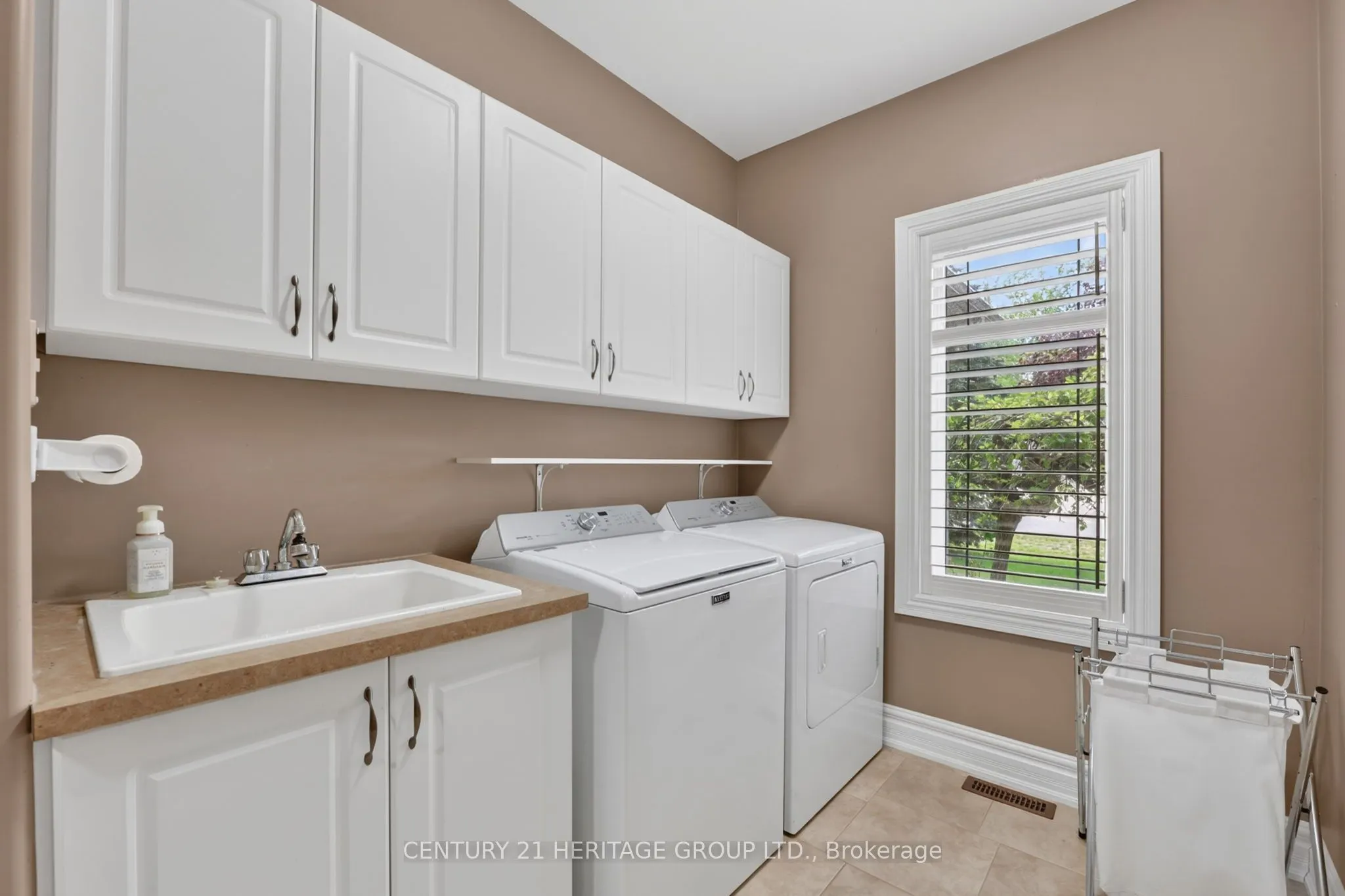 22 Lloyd Cook Drive E