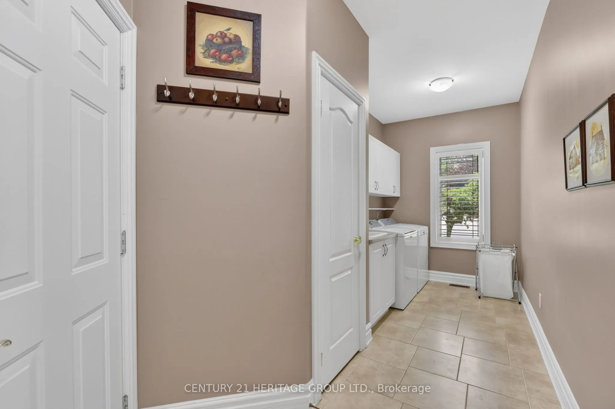 22 Lloyd Cook Drive E