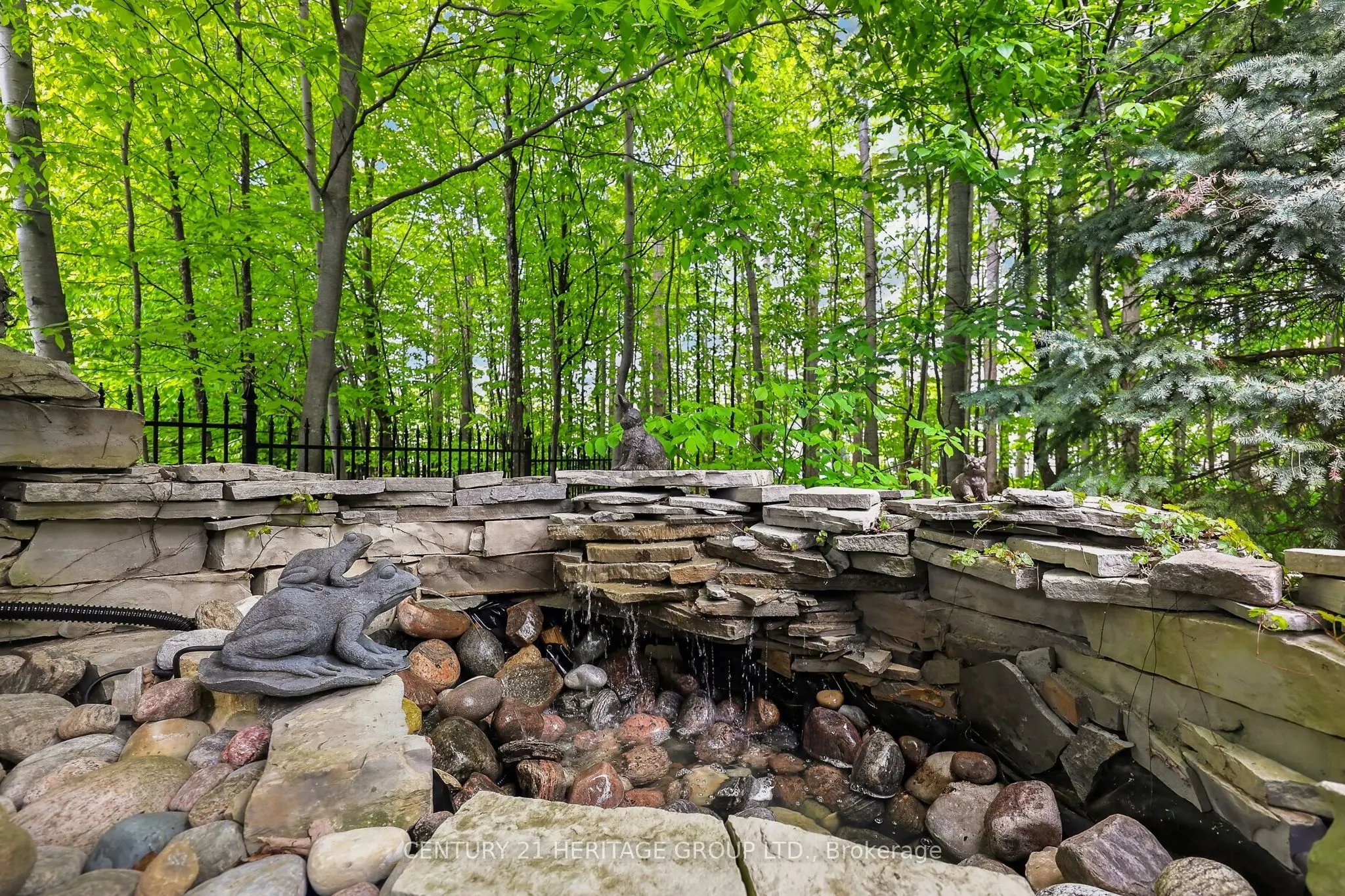 22 Lloyd Cook Drive E