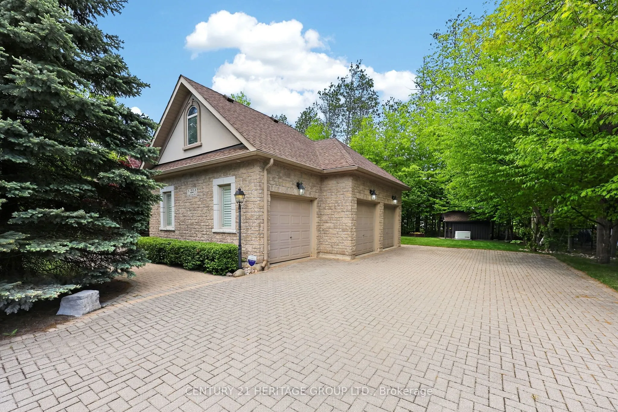 22 Lloyd Cook Drive E