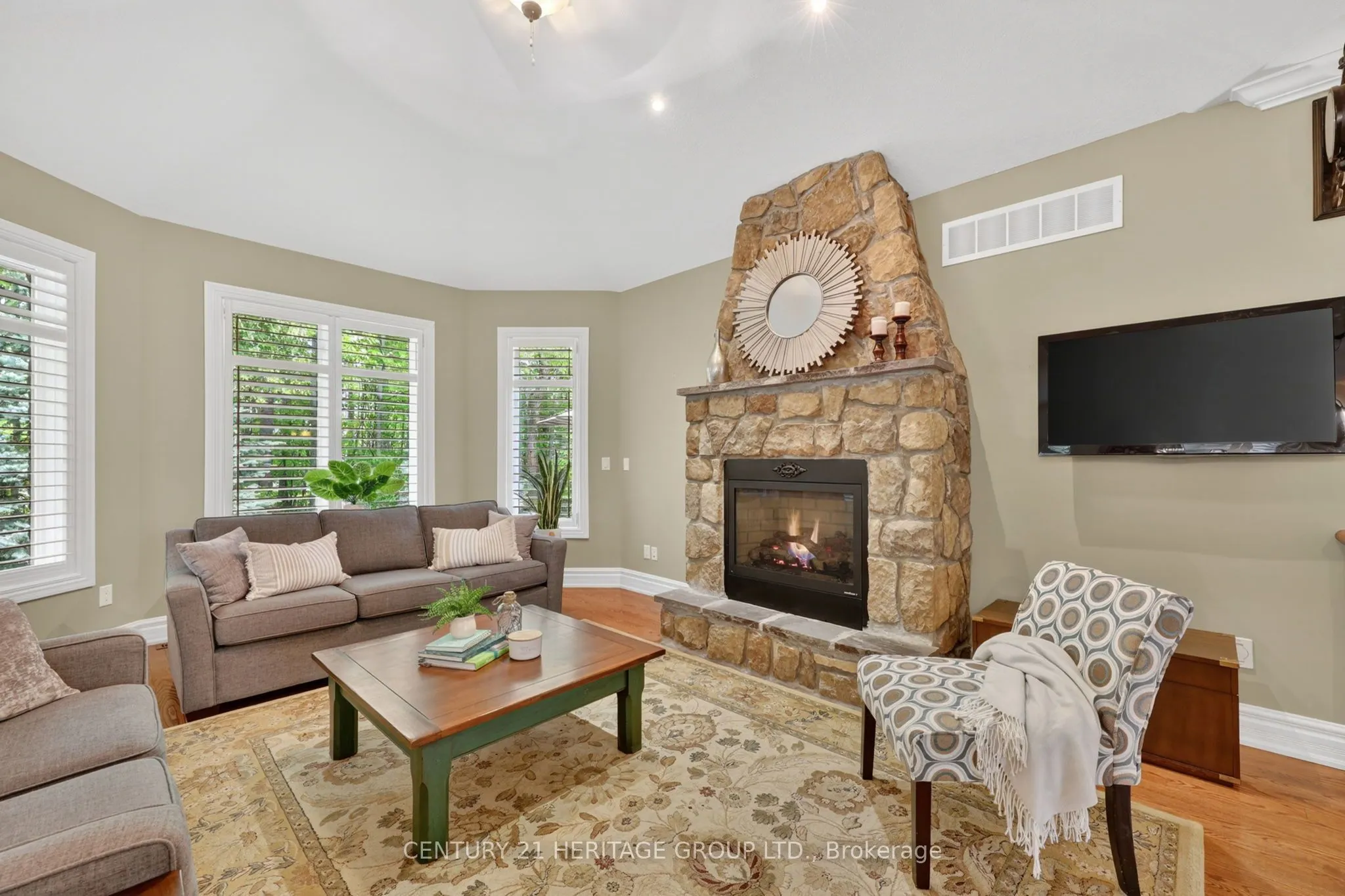 22 Lloyd Cook Drive E