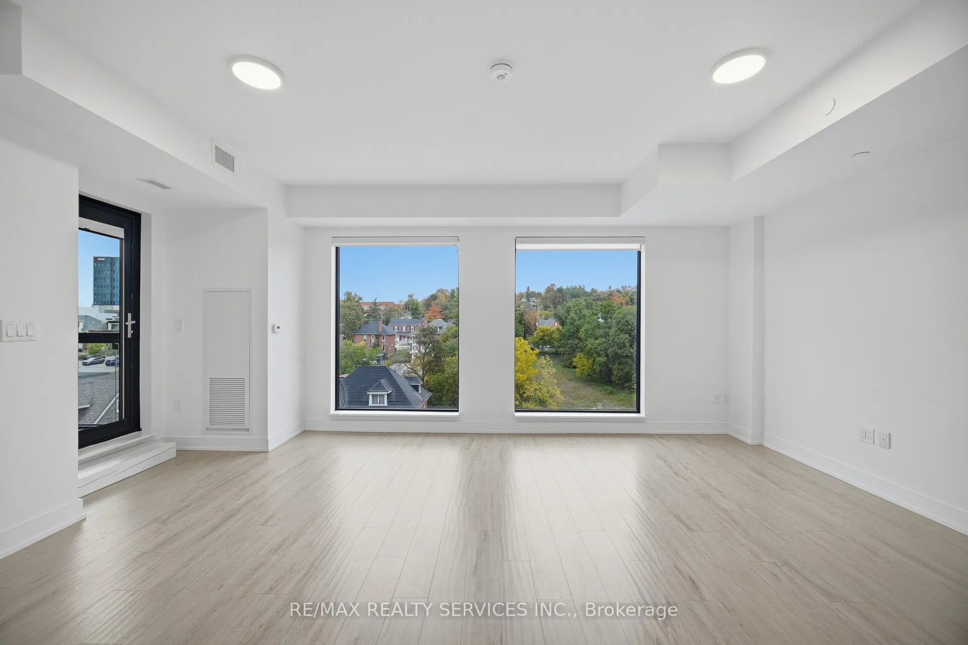185 Dunlop Street E #620