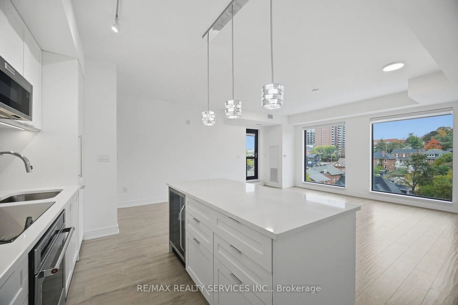 185 Dunlop Street E #620