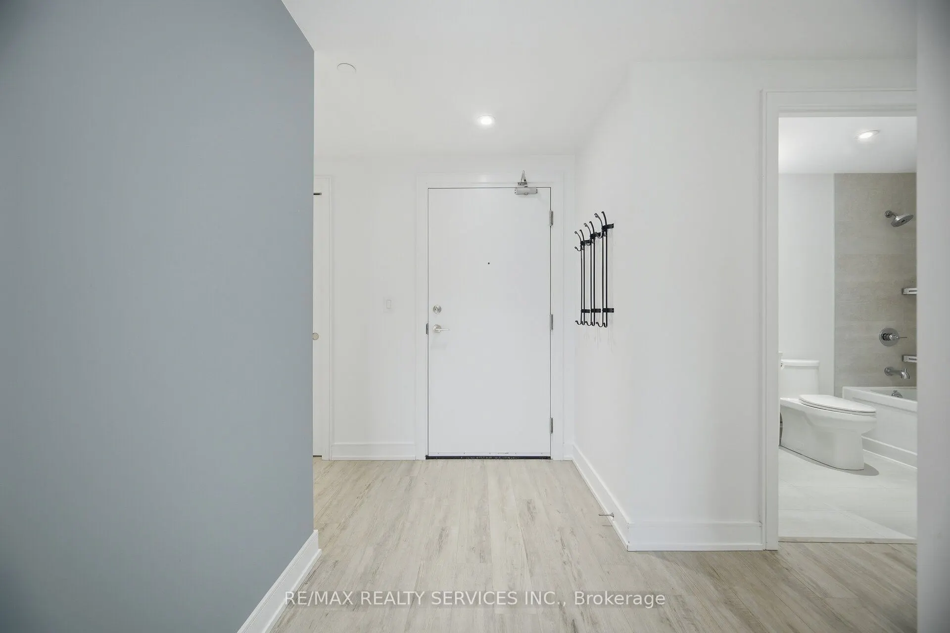 185 Dunlop Street E #620