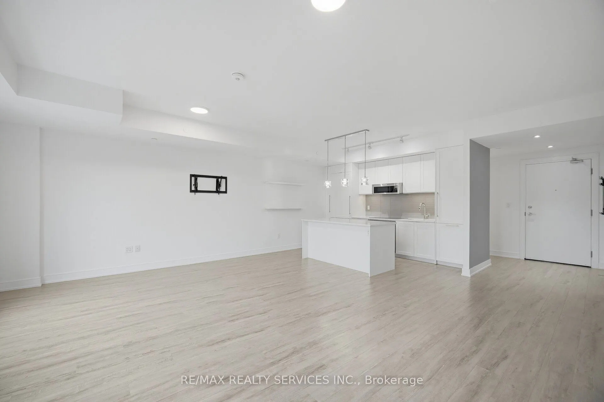 185 Dunlop Street E #620