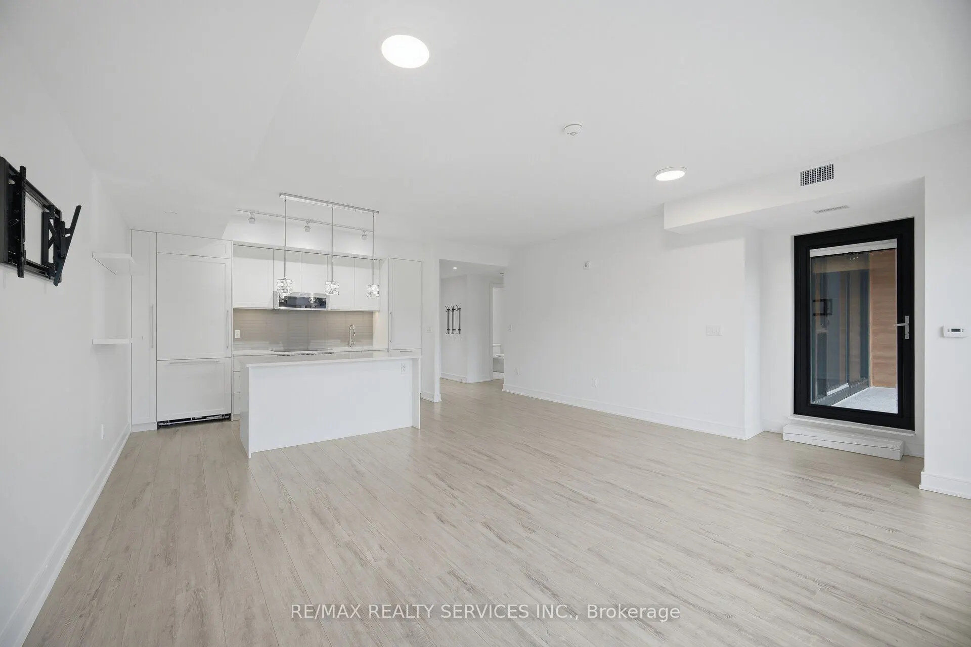 185 Dunlop Street E #620