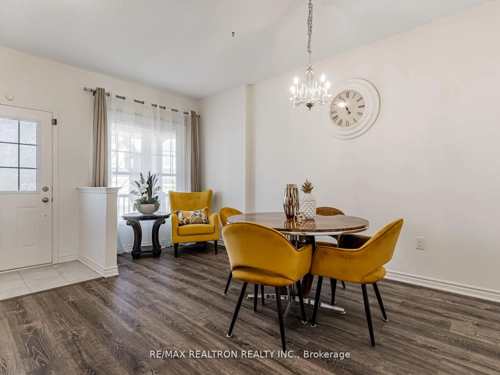 6 Bobolink Drive