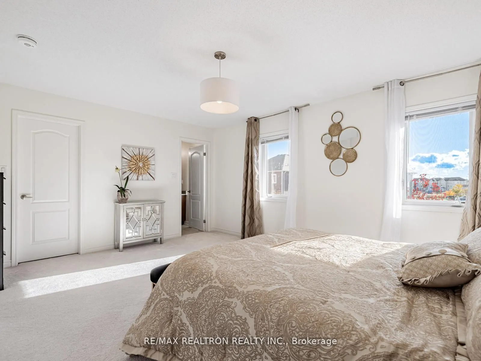 6 Bobolink Drive
