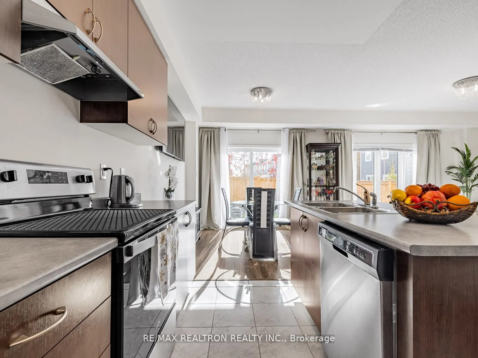 6 Bobolink Drive