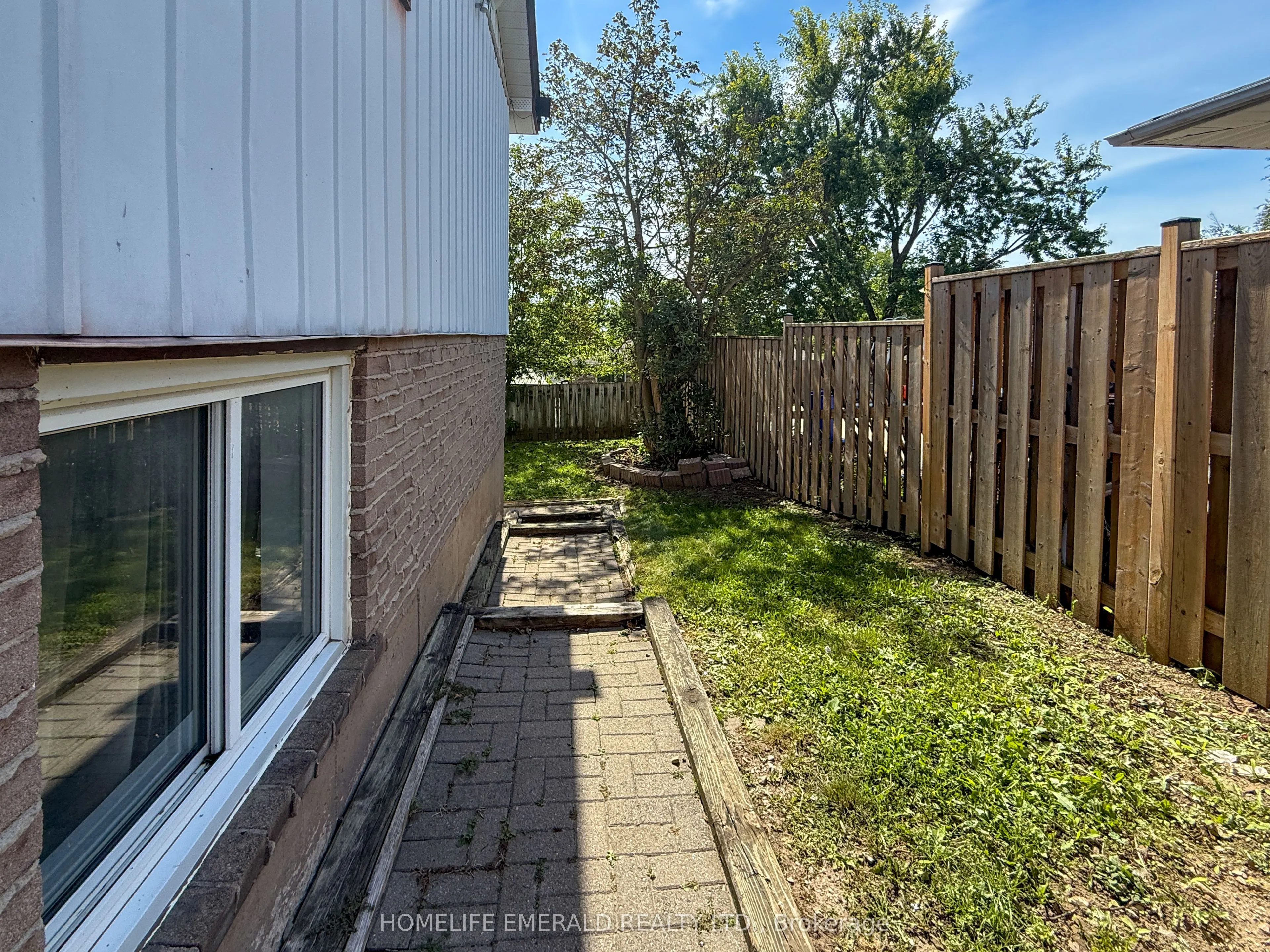 131 Cundles Road E