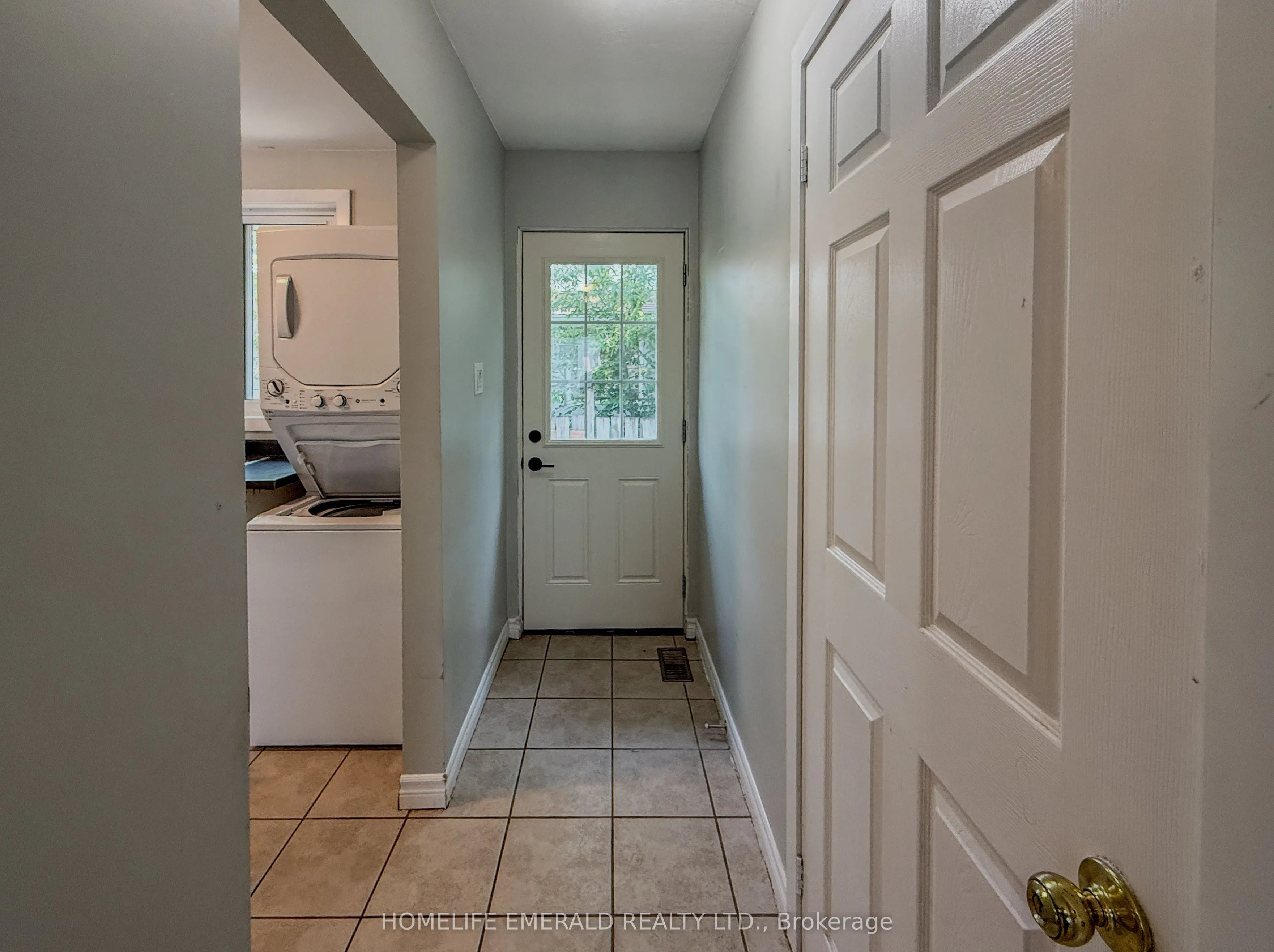 131 Cundles Road E