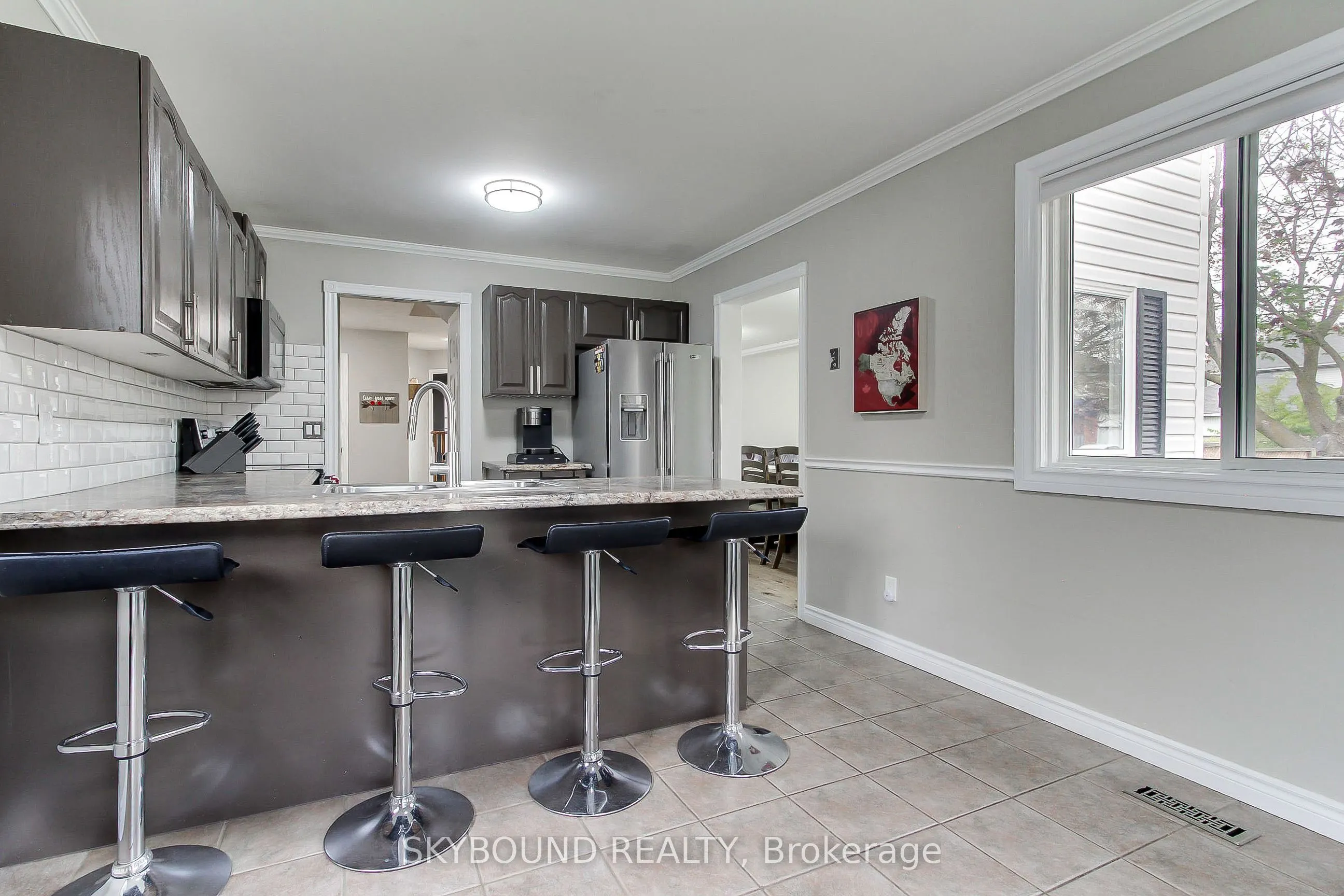 313 Hickling Trail