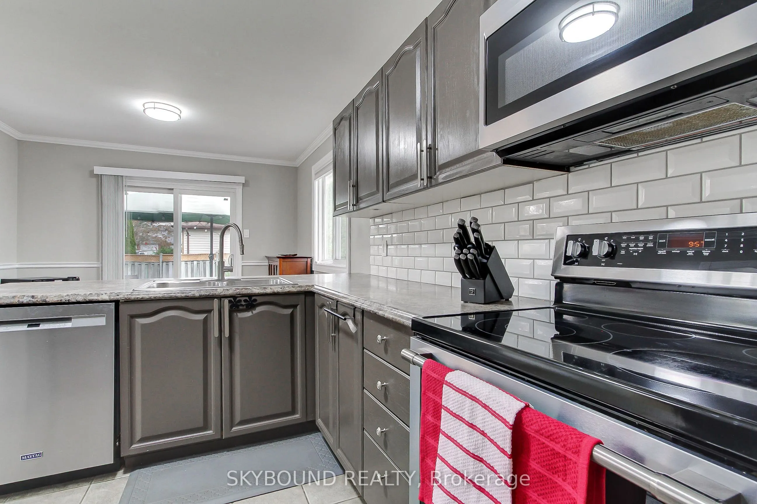 313 Hickling Trail