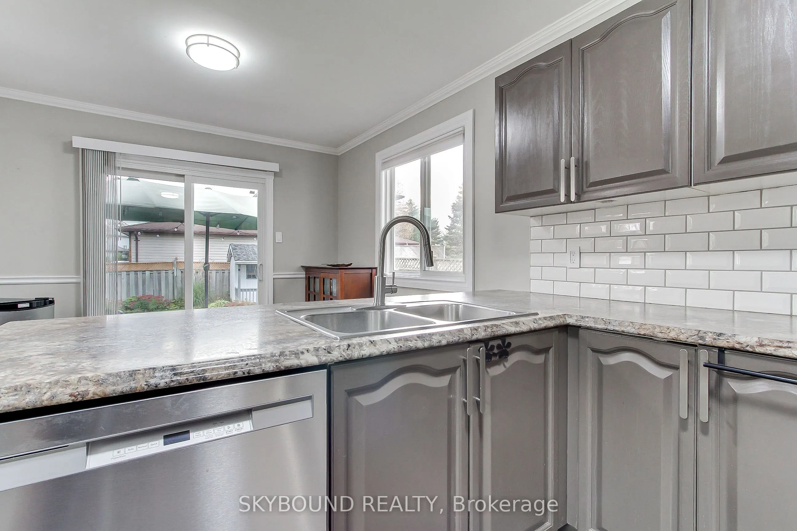 313 Hickling Trail