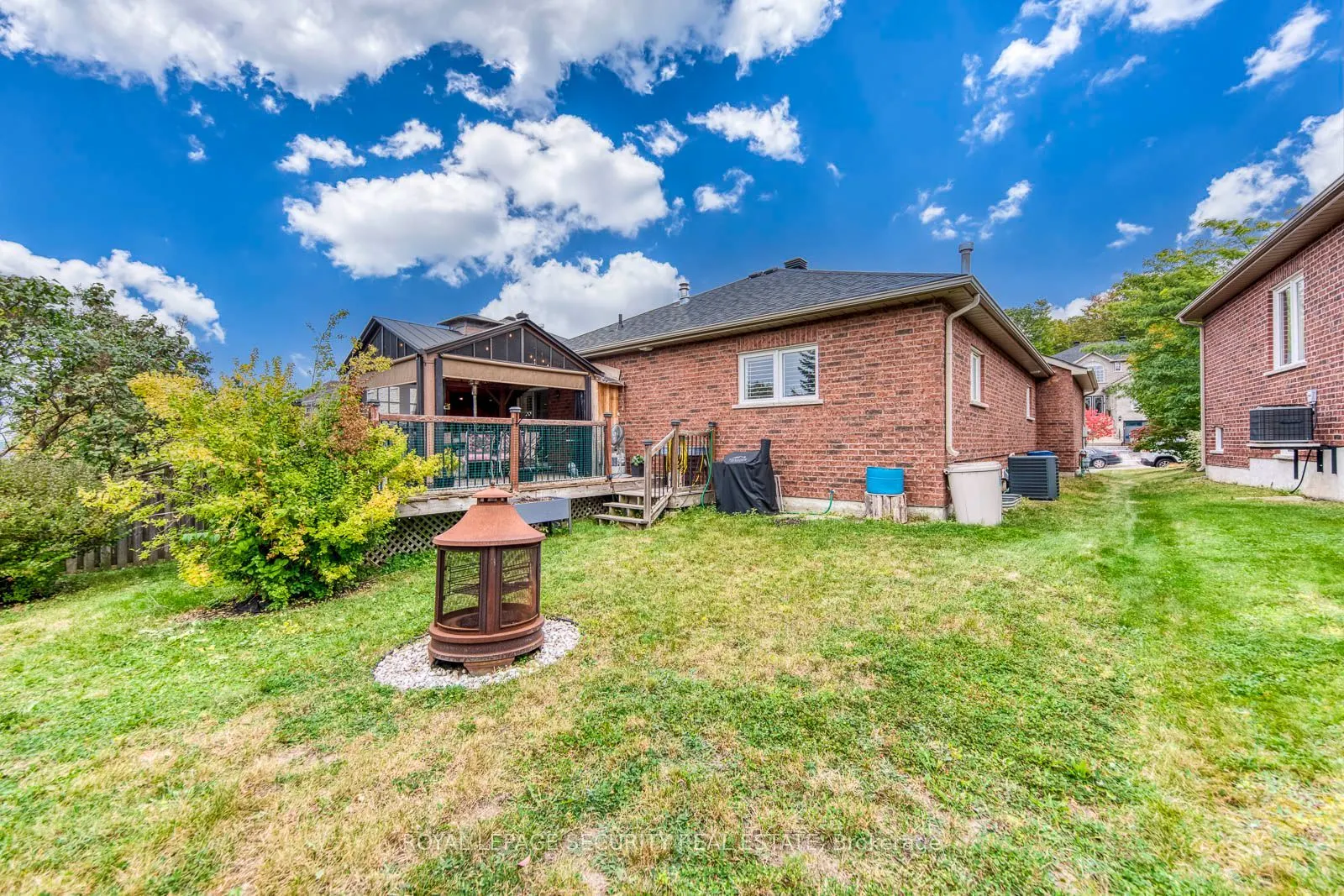 25 Pinecliff Crescent