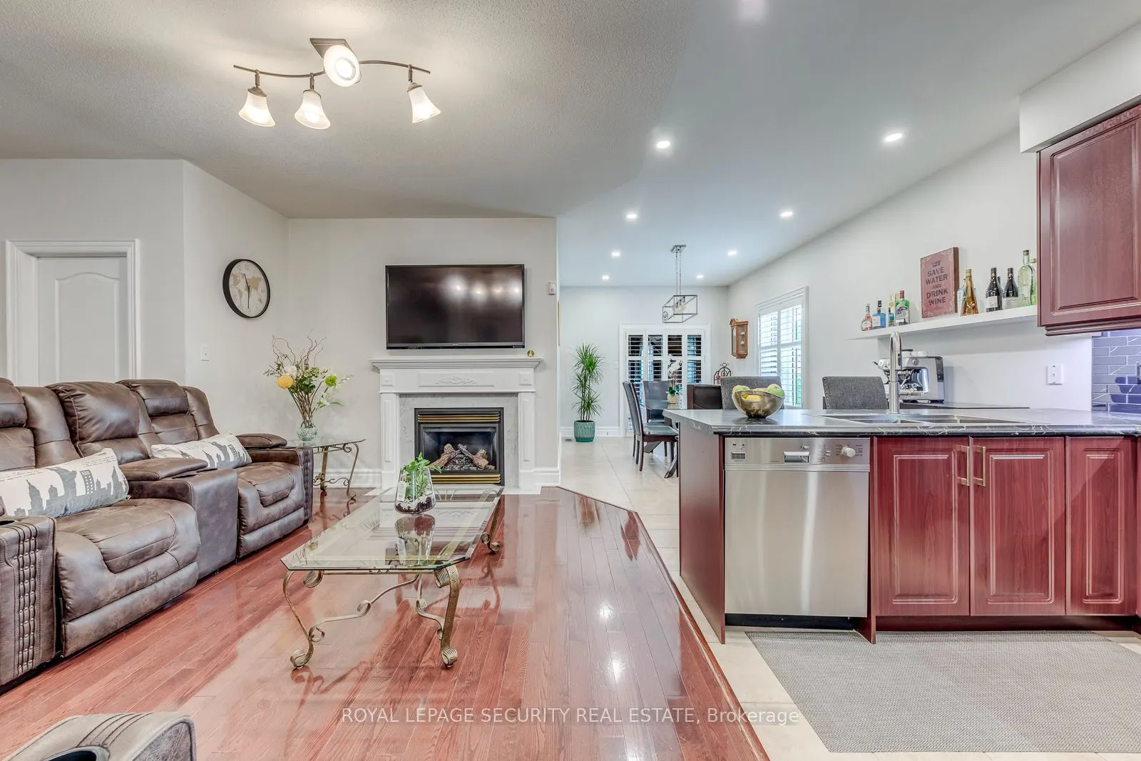 25 Pinecliff Crescent