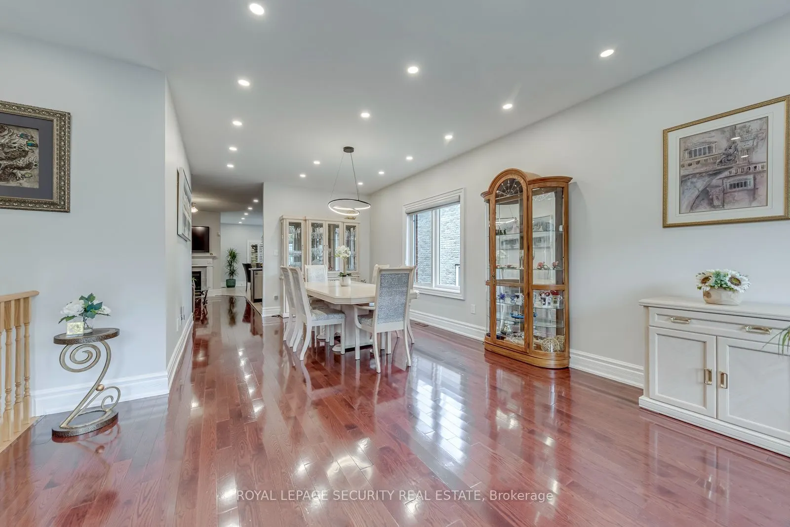 25 Pinecliff Crescent