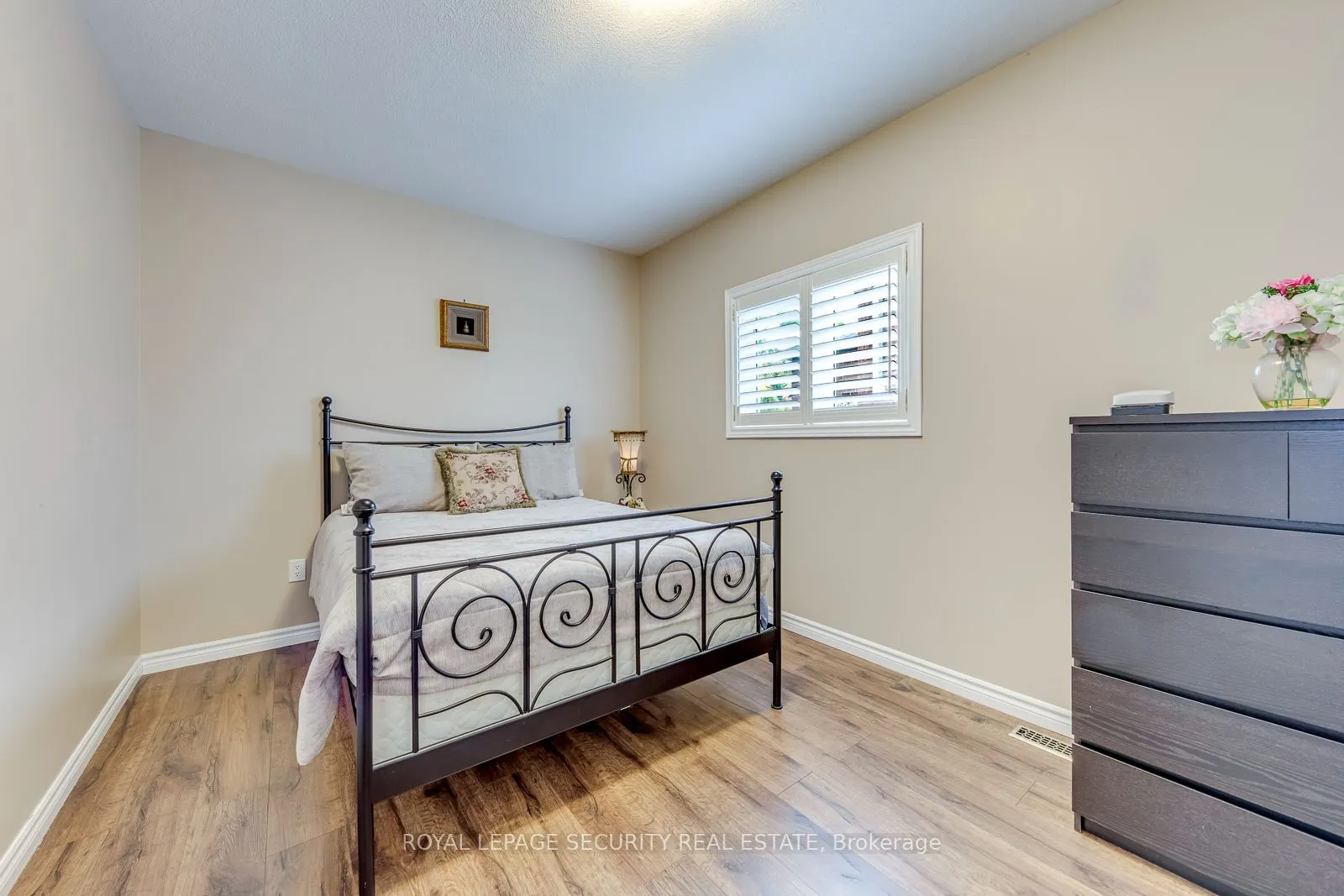 25 Pinecliff Crescent