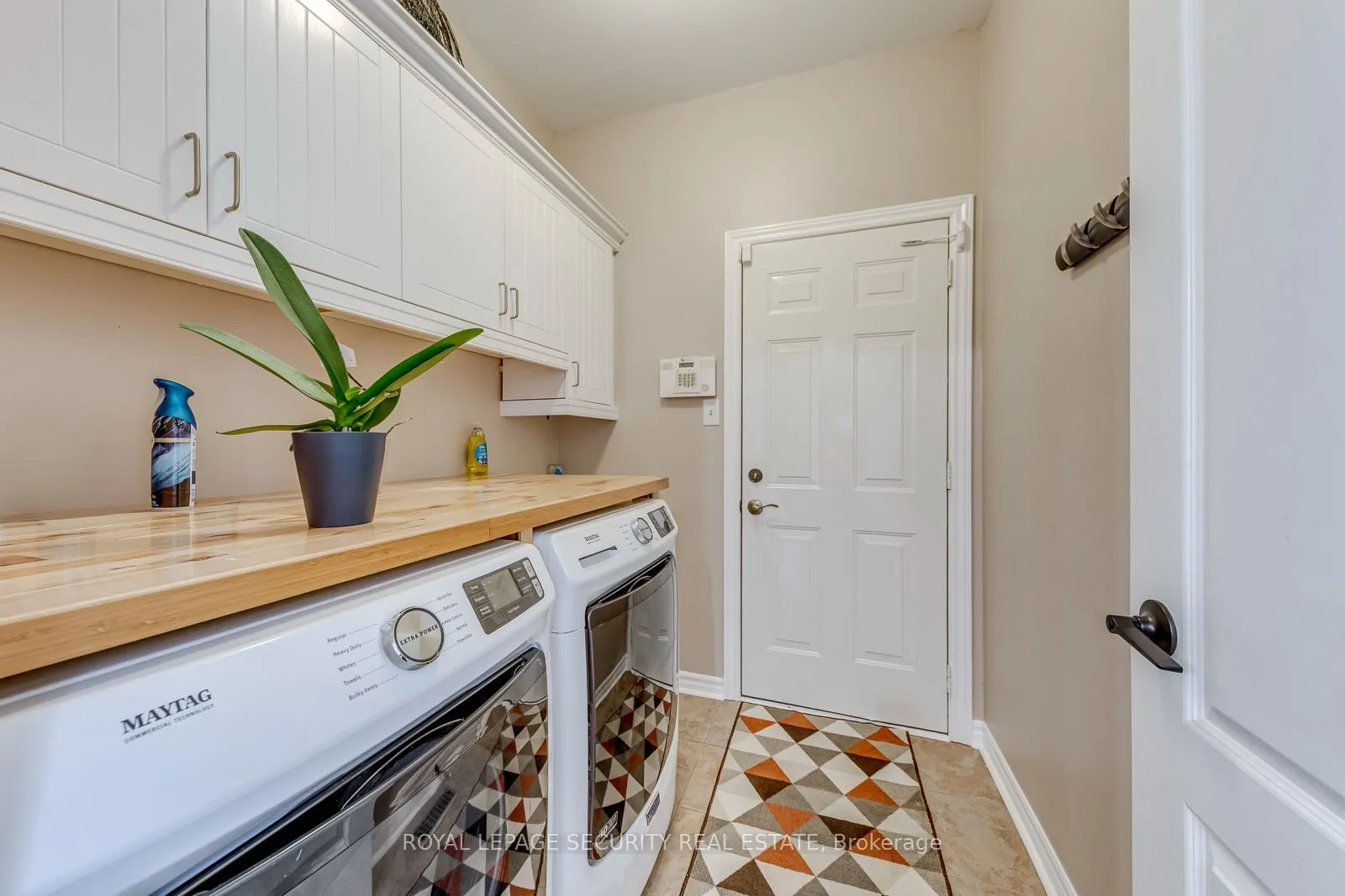 25 Pinecliff Crescent