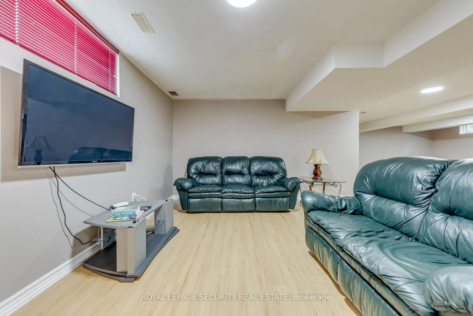 25 Pinecliff Crescent