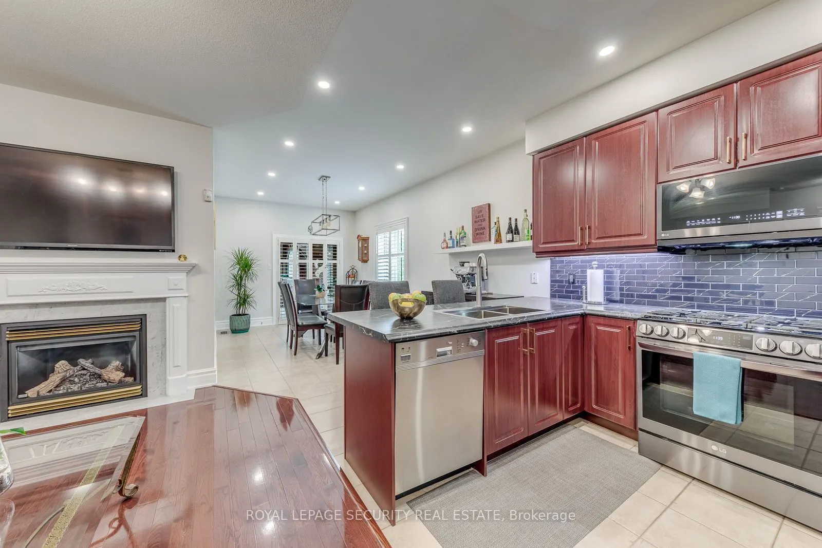 25 Pinecliff Crescent