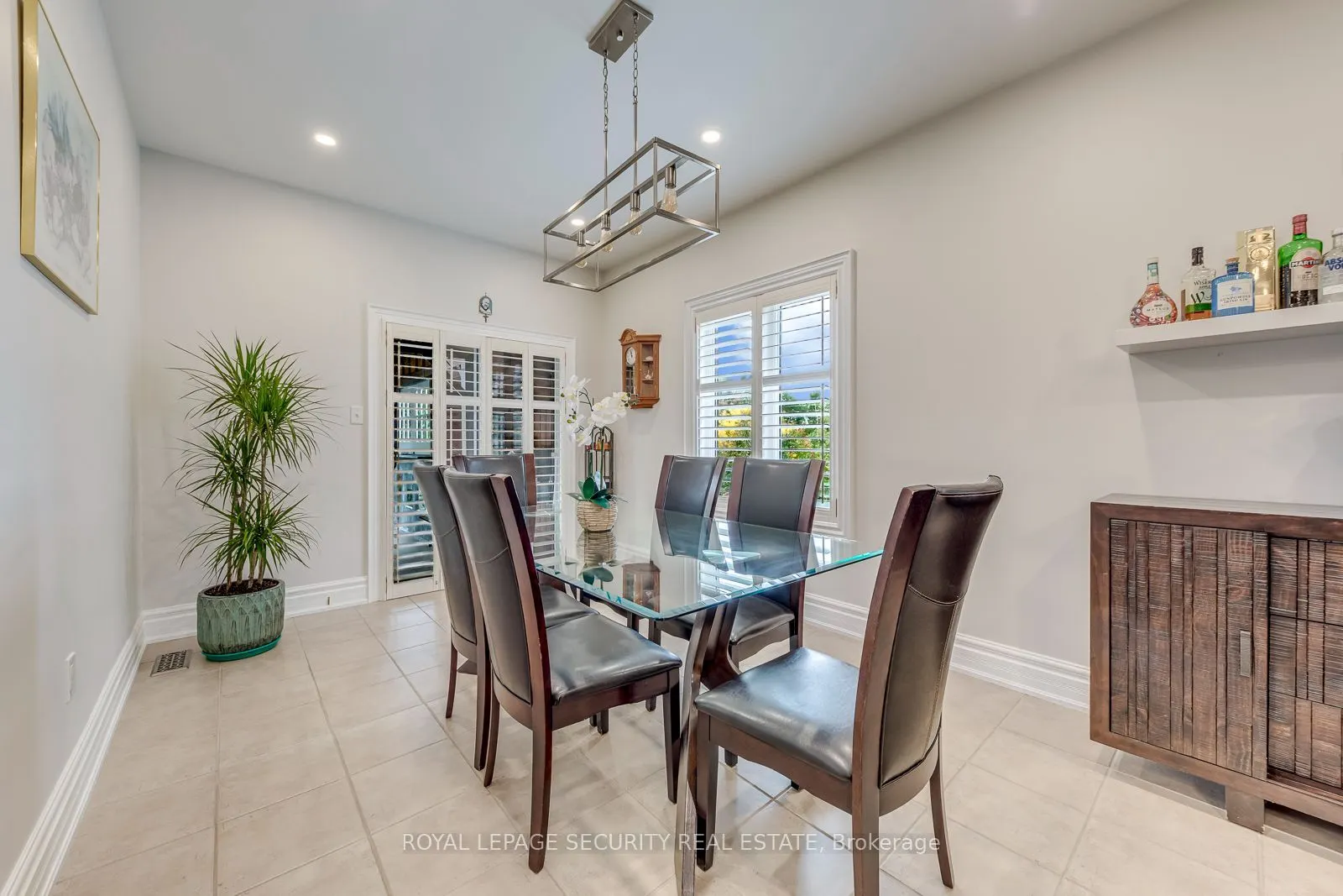 25 Pinecliff Crescent