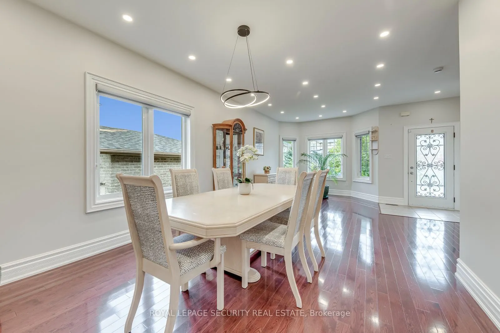 25 Pinecliff Crescent