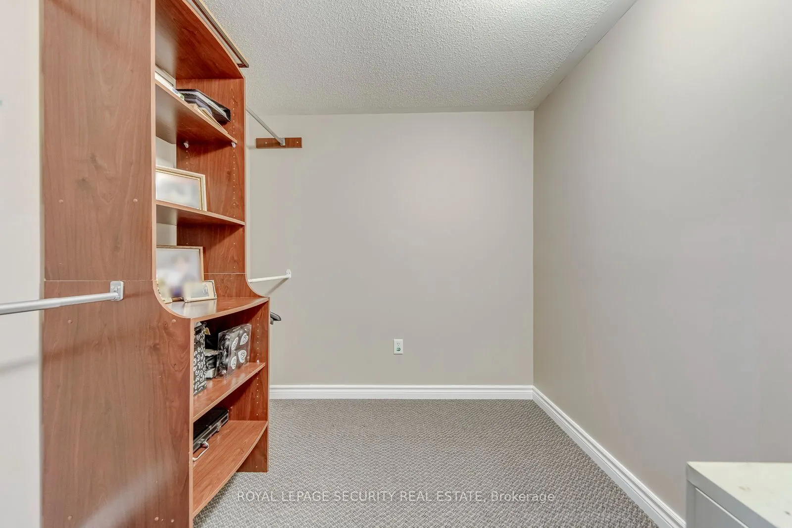 25 Pinecliff Crescent