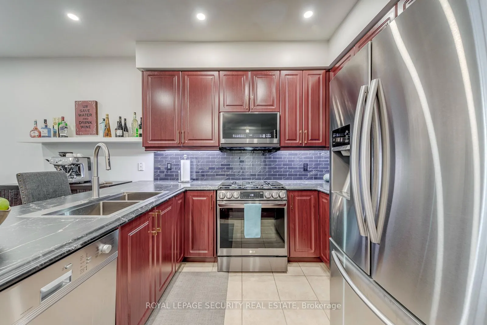 25 Pinecliff Crescent