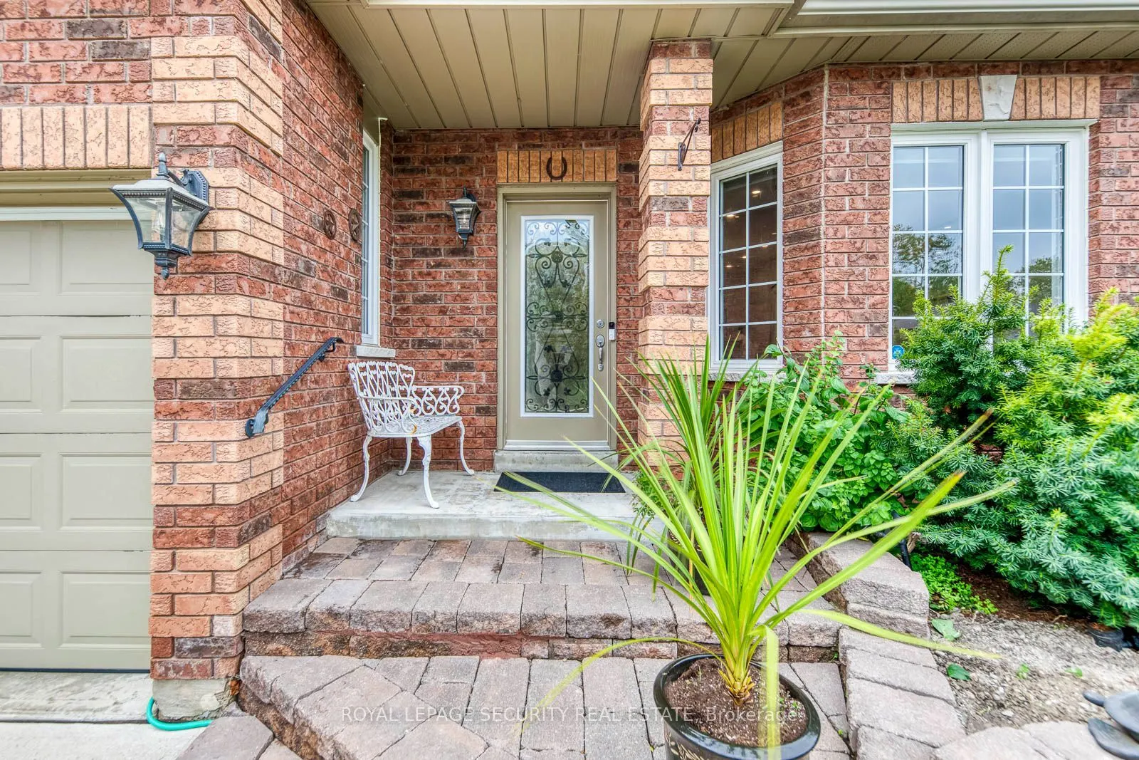 25 Pinecliff Crescent