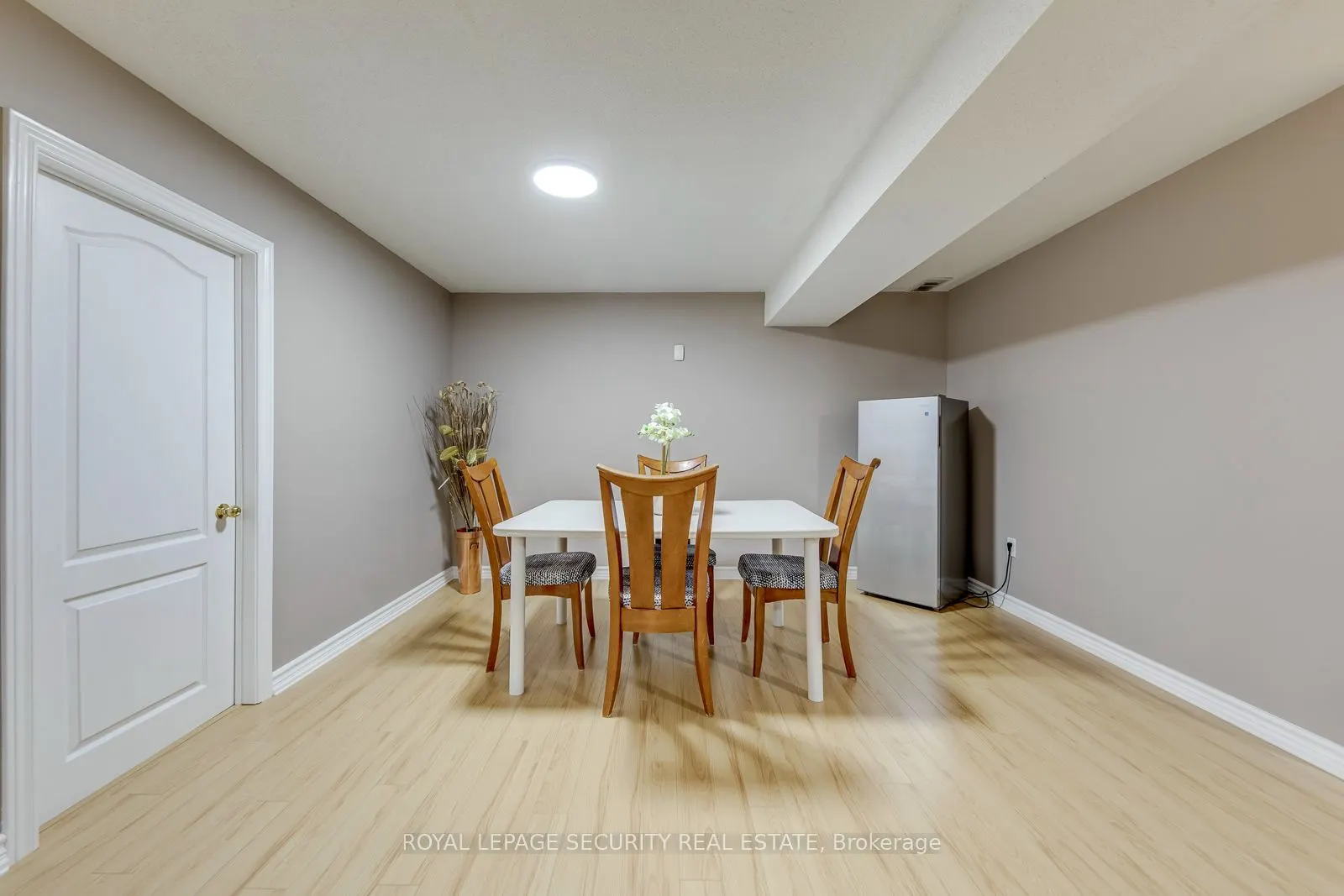 25 Pinecliff Crescent