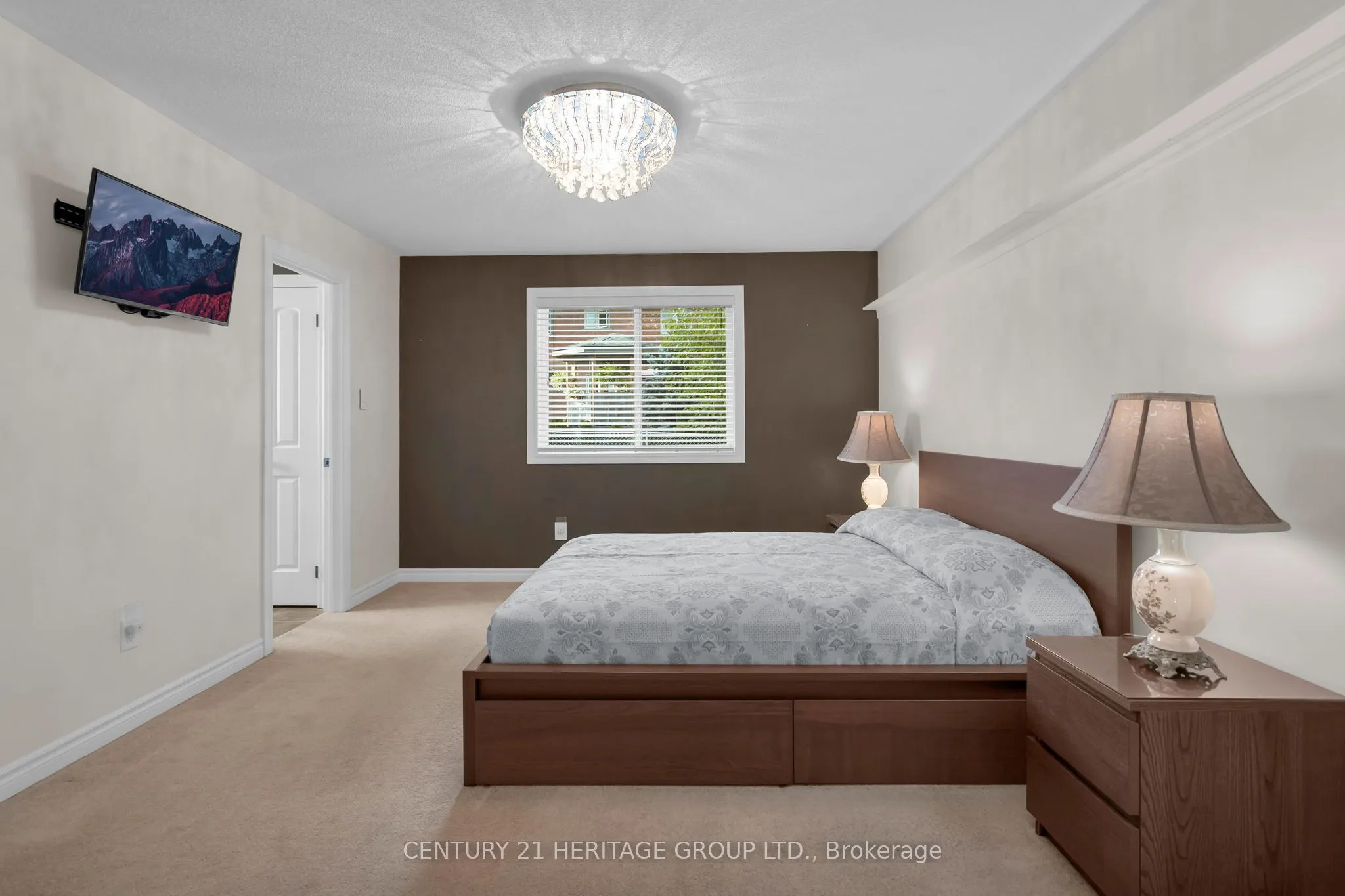 45 Whitfield Crescent