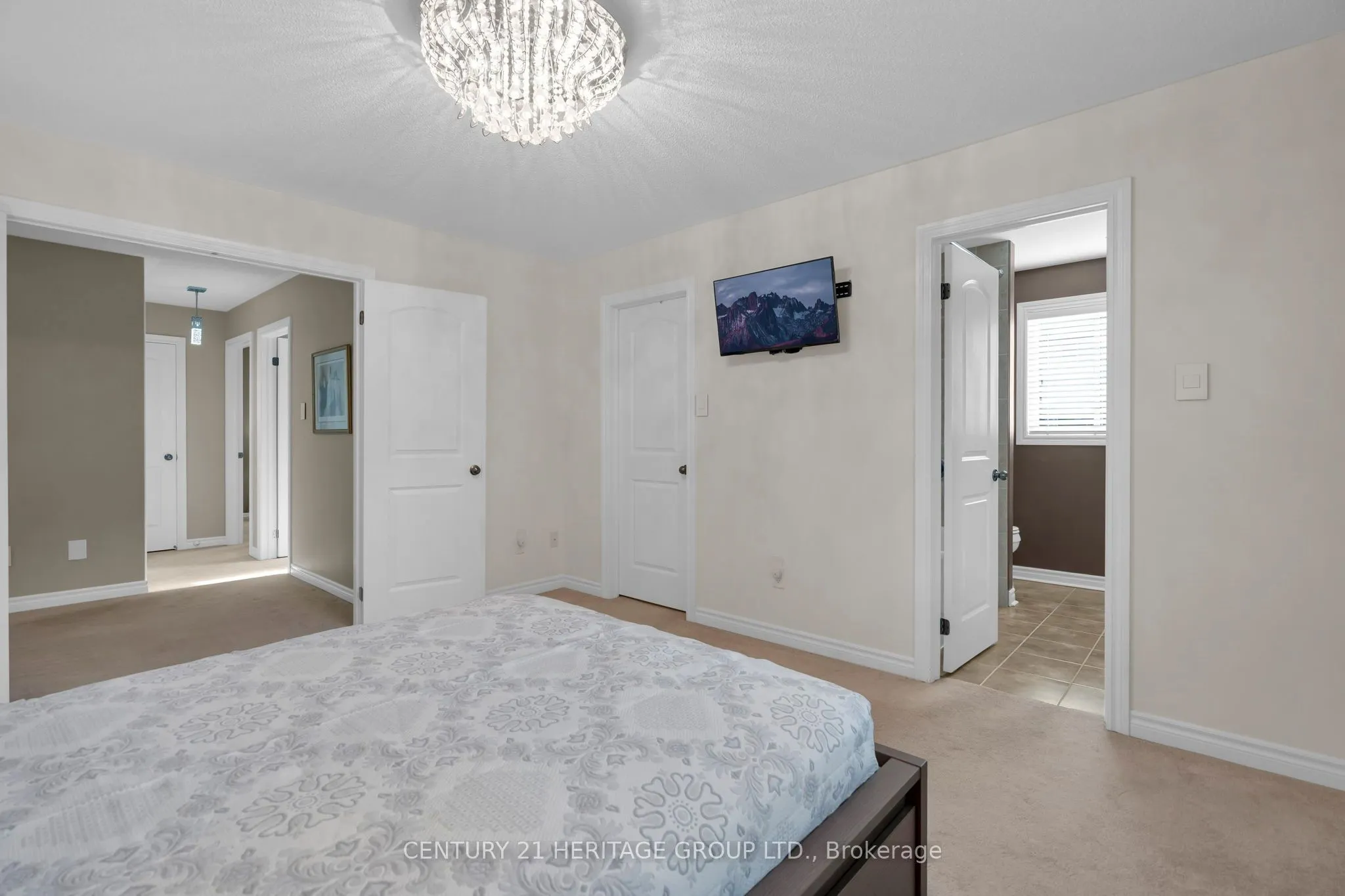 45 Whitfield Crescent