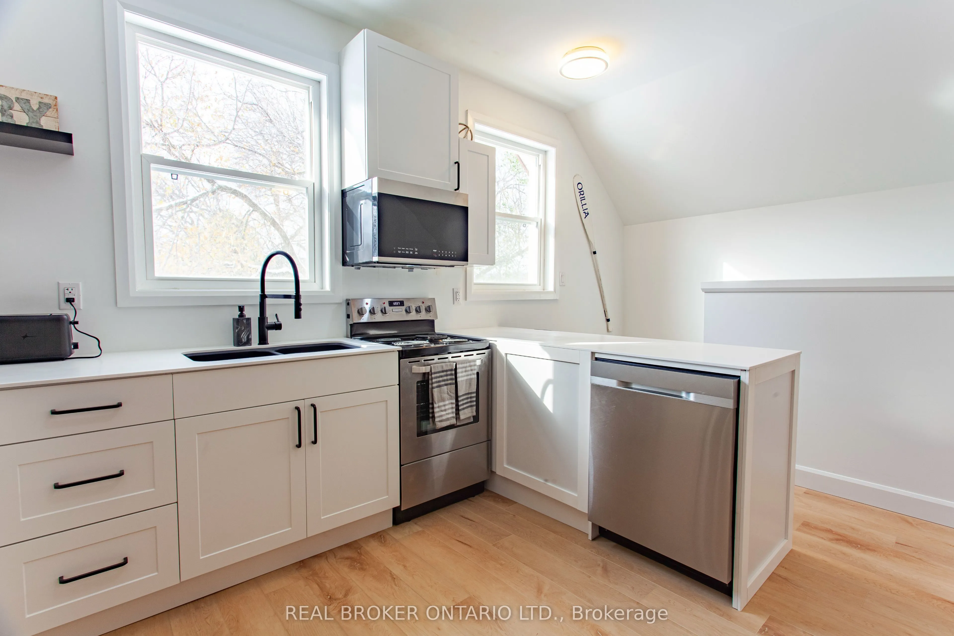97 ALBERT Street S #Upper