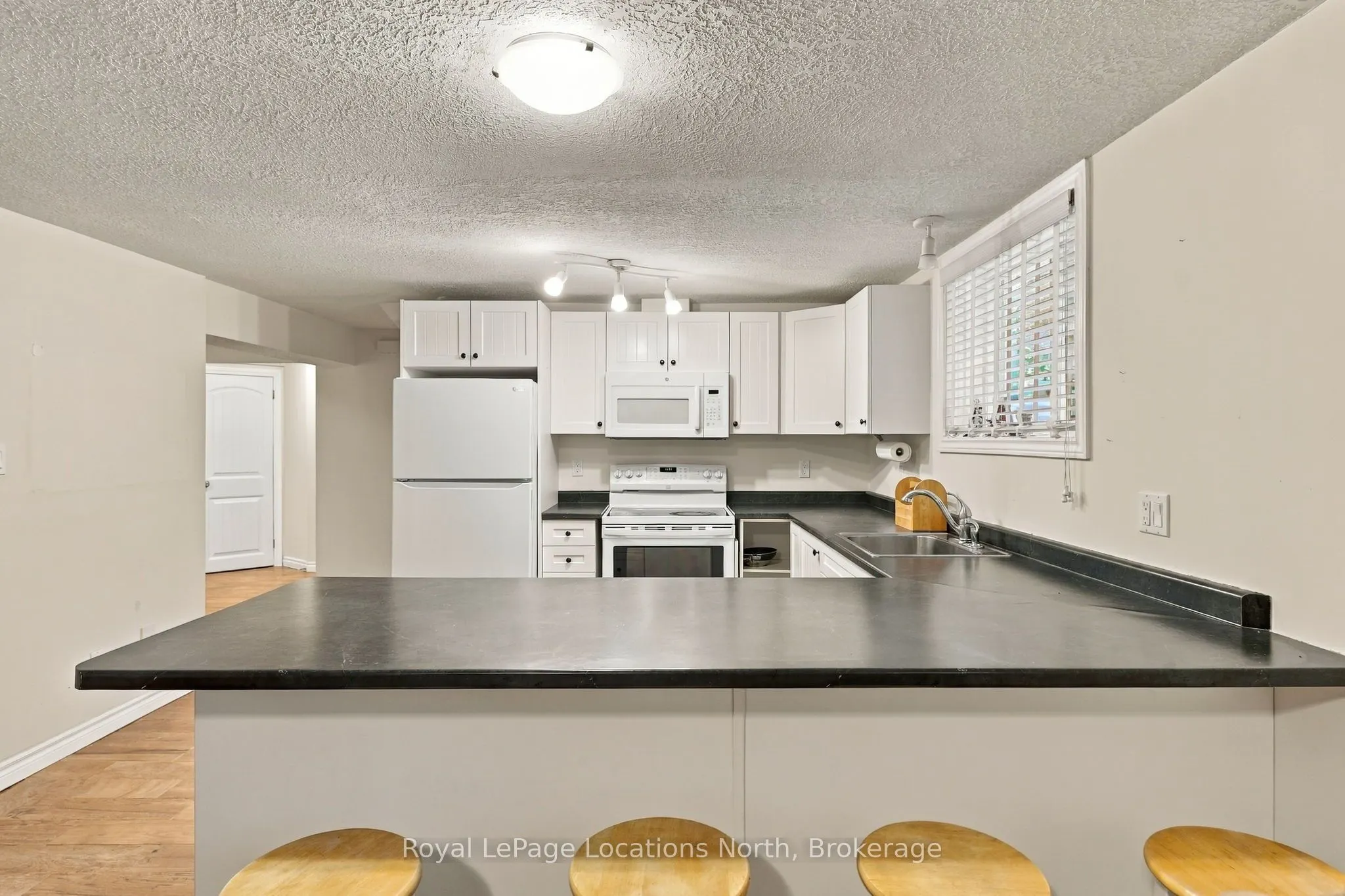 15 Kayla Crescent
