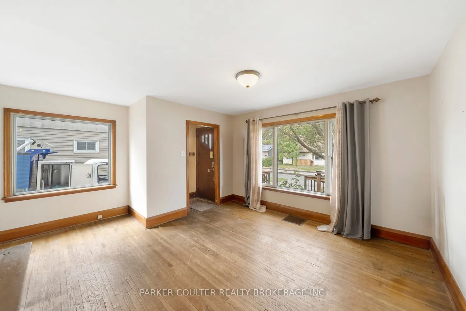 27 Campbell Avenue