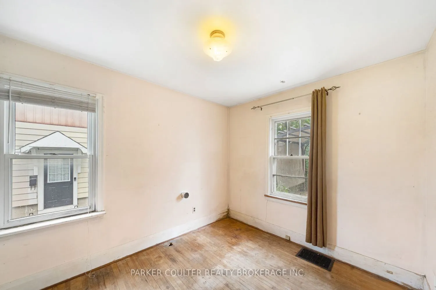 27 Campbell Avenue
