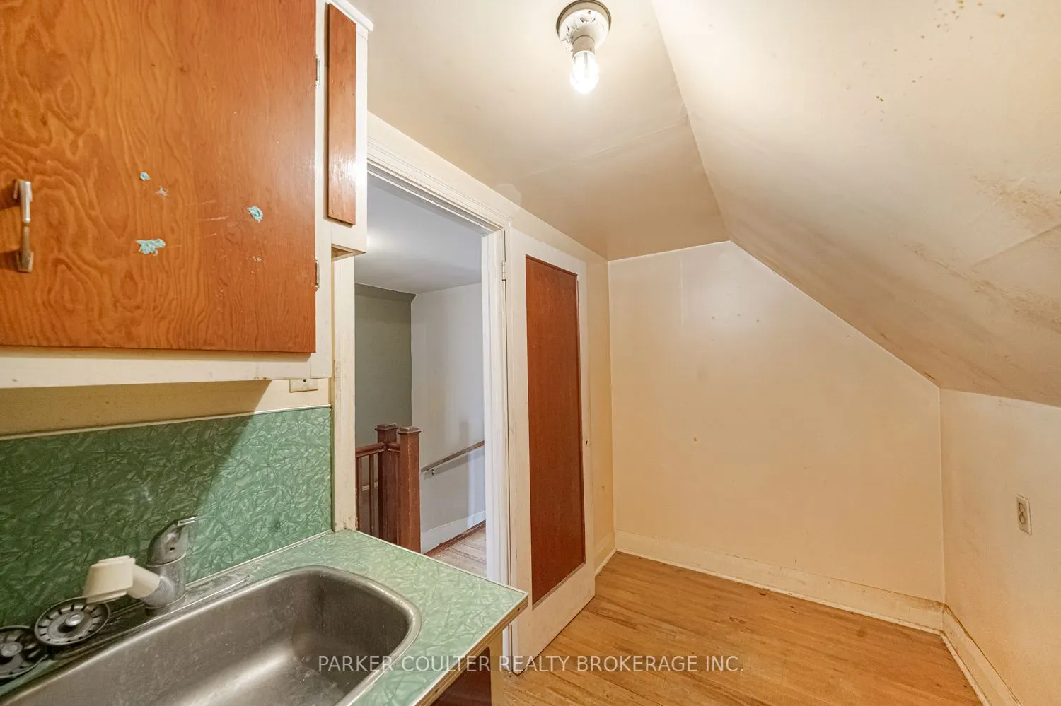 27 Campbell Avenue