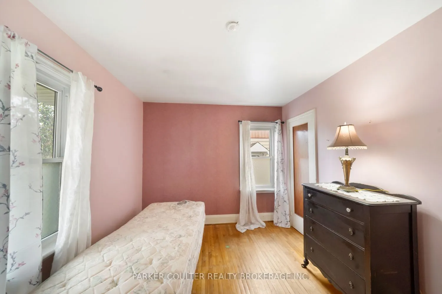 27 Campbell Avenue