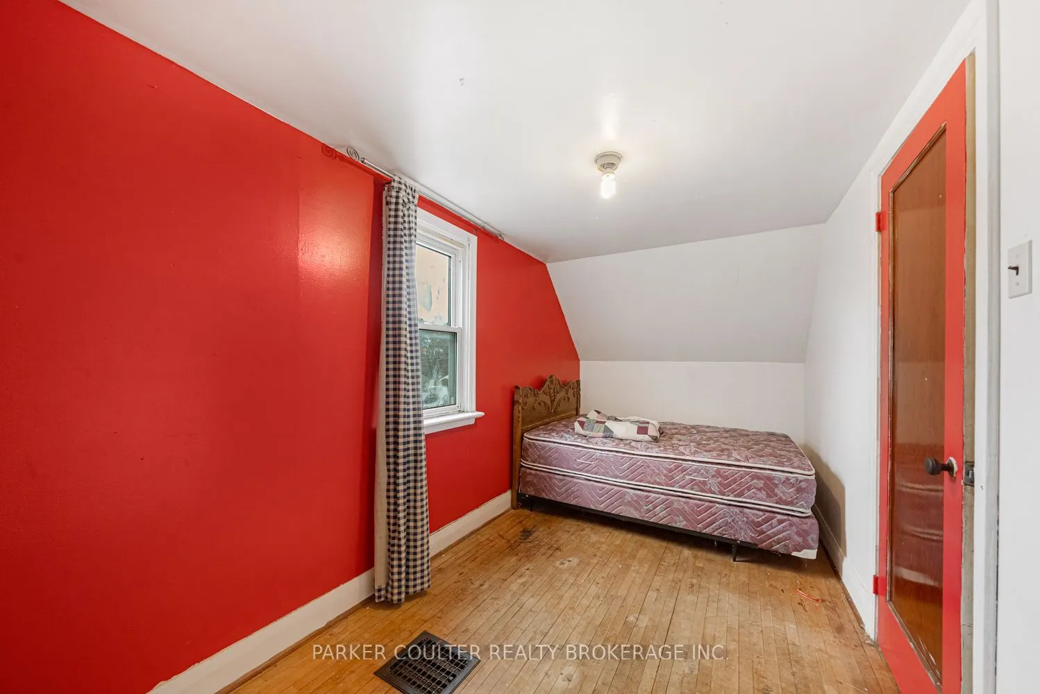 27 Campbell Avenue