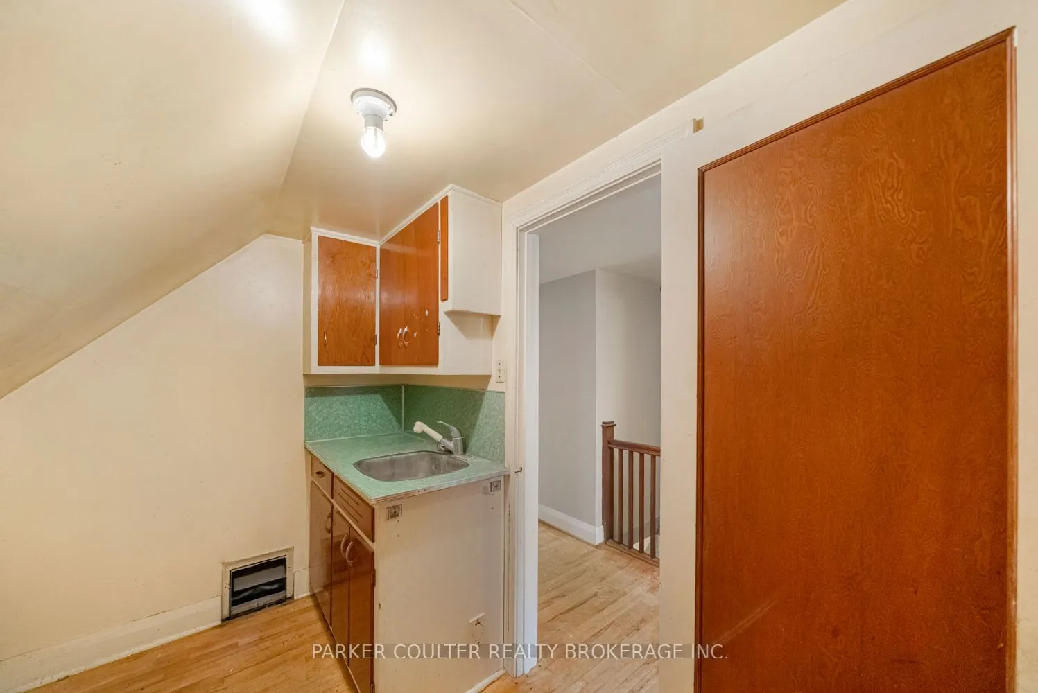 27 Campbell Avenue